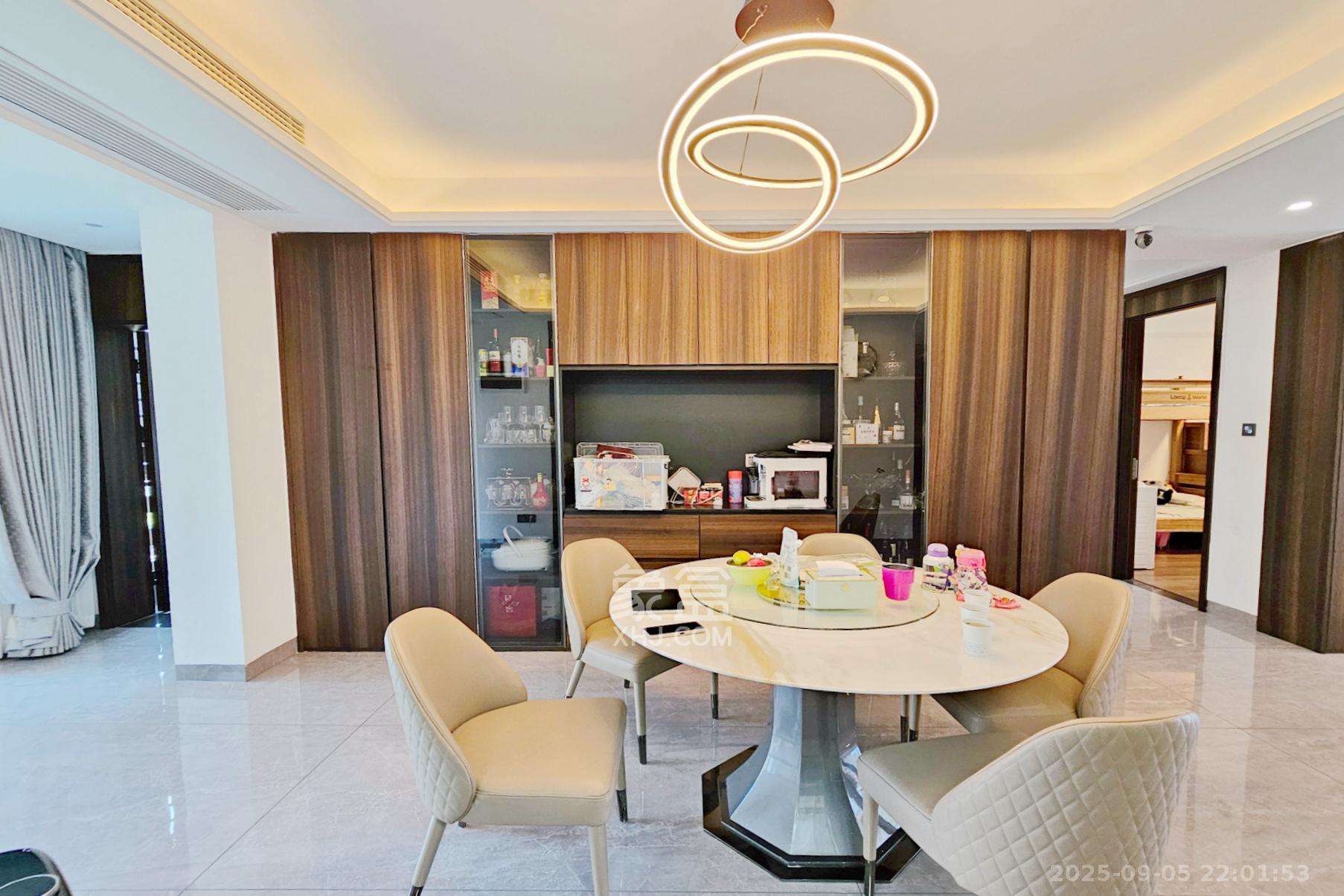 明昇壹城(明昇时代广场)二期  5室2厅3卫    438.0万 明昇壹城(明昇时代广场)二期  5室2厅3卫    438.0万客厅