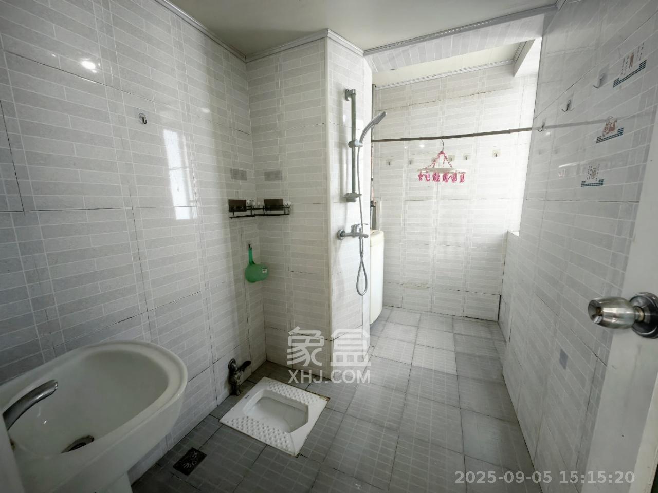 晶华美地 2室2厅1卫 1200.0元/月 晶华美地 2室2厅1卫 1200.0元/月室内图