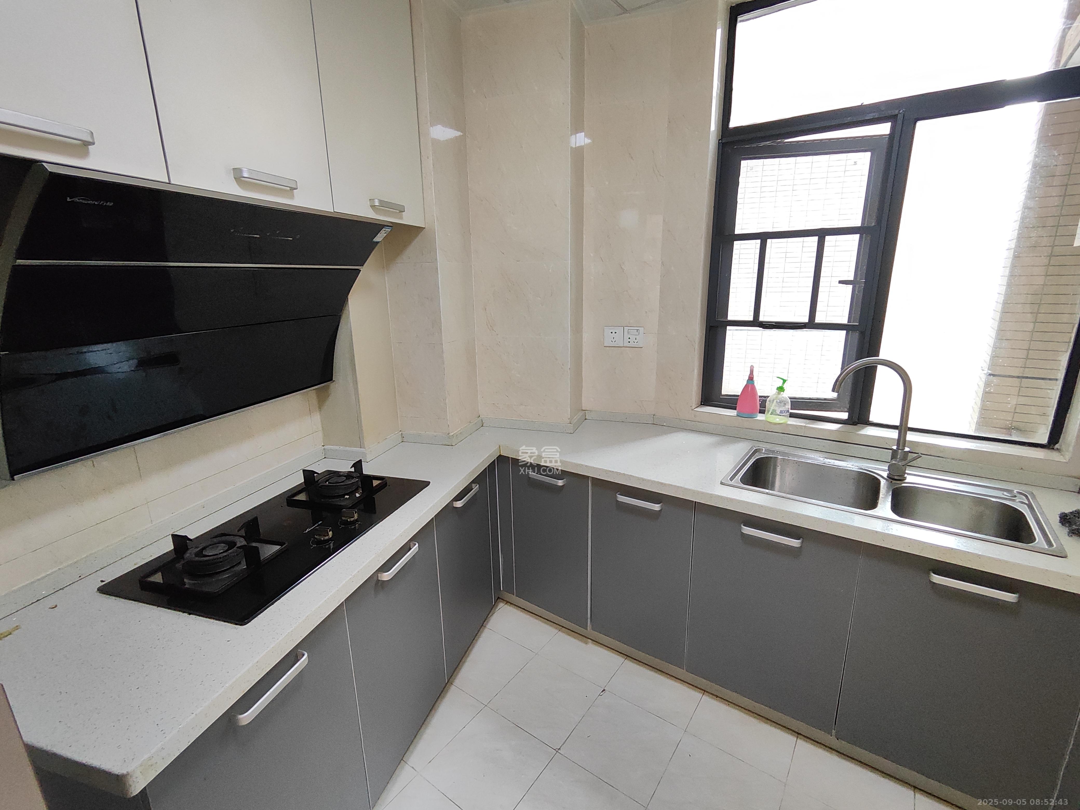 辉煌国际城二期  4室2厅2卫    3200.0元/月 辉煌国际城二期  4室2厅2卫    3200.0元/月室内图