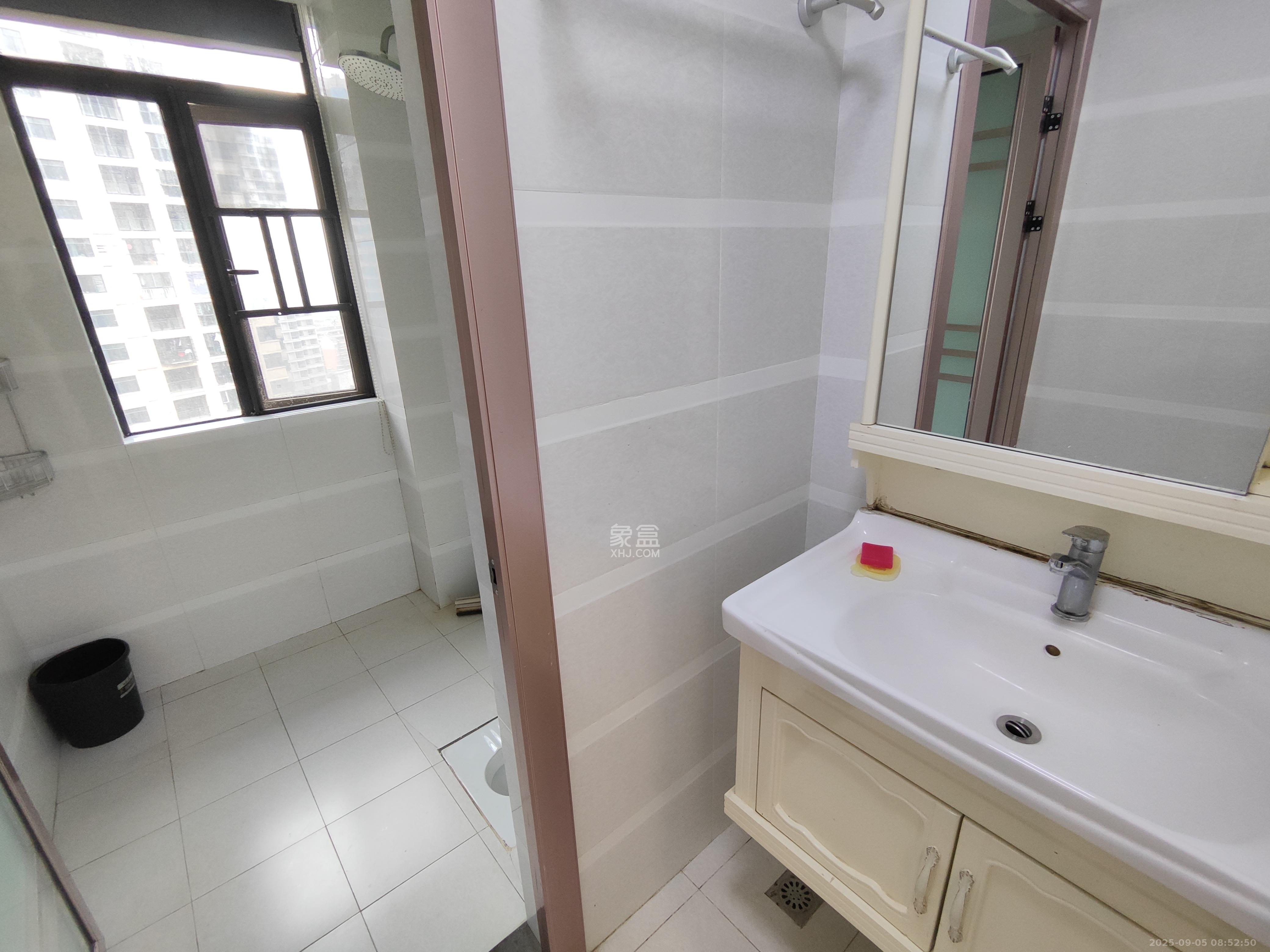 辉煌国际城二期  4室2厅2卫    3200.0元/月 辉煌国际城二期  4室2厅2卫    3200.0元/月室内图