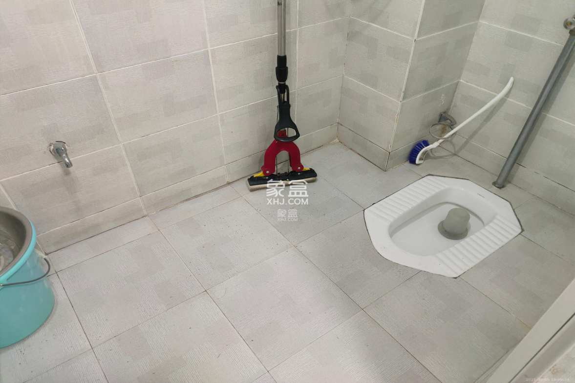 颐美园 3室2厅2卫 3000.0元/月 颐美园 3室2厅2卫 3000.0元/月室内图