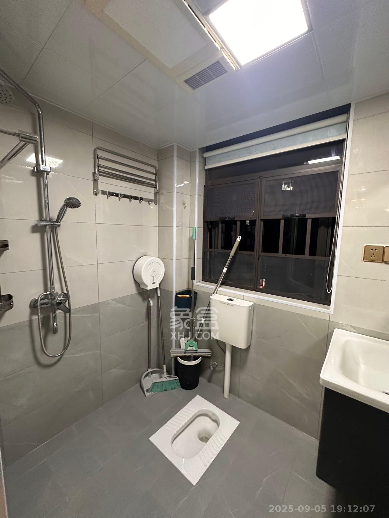 嘉雨兴园 2室1厅1卫 2700.0元/月 嘉雨兴园 2室1厅1卫 2700.0元/月室内图