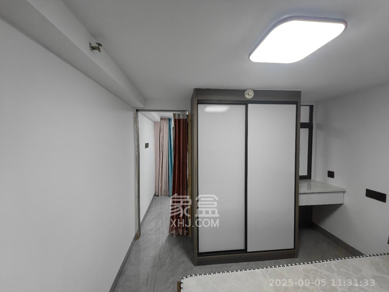 新长海D1站 1室1厅1卫 1300.0元/月 新长海D1站 1室1厅1卫 1300.0元/月室内图