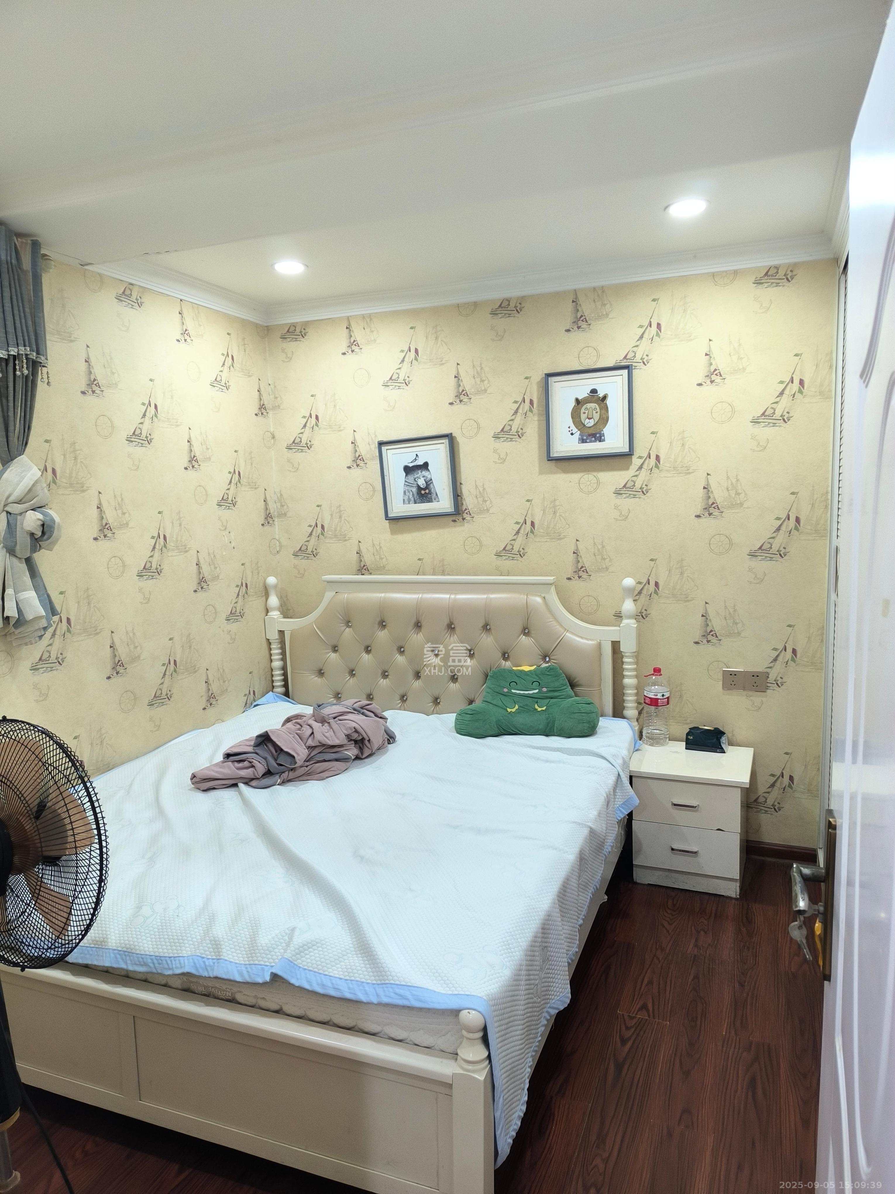 芙蓉蓉苑  2室2厅1卫    2600.0元/月 芙蓉蓉苑  2室2厅1卫    2600.0元/月室内图