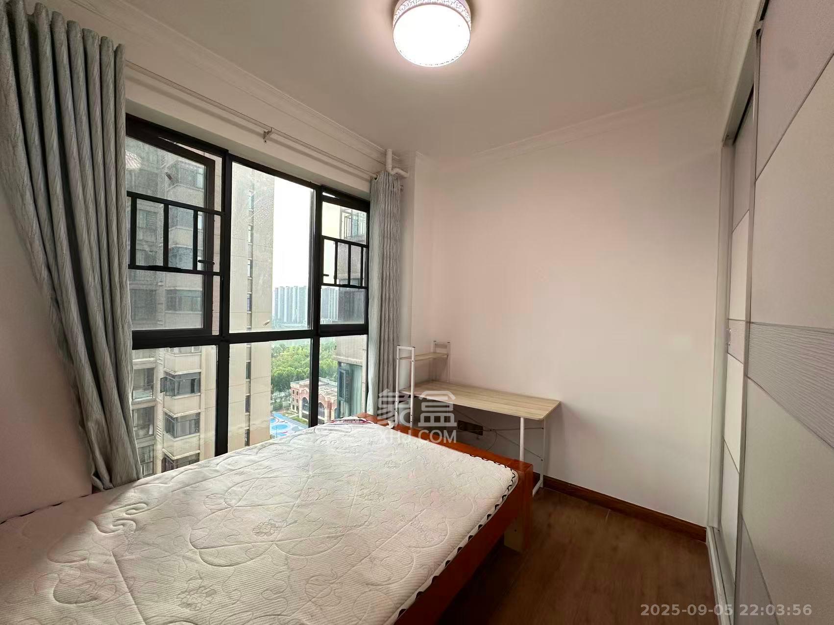 辉煌国际城二期  3室1厅1卫    2500.0元/月室内图