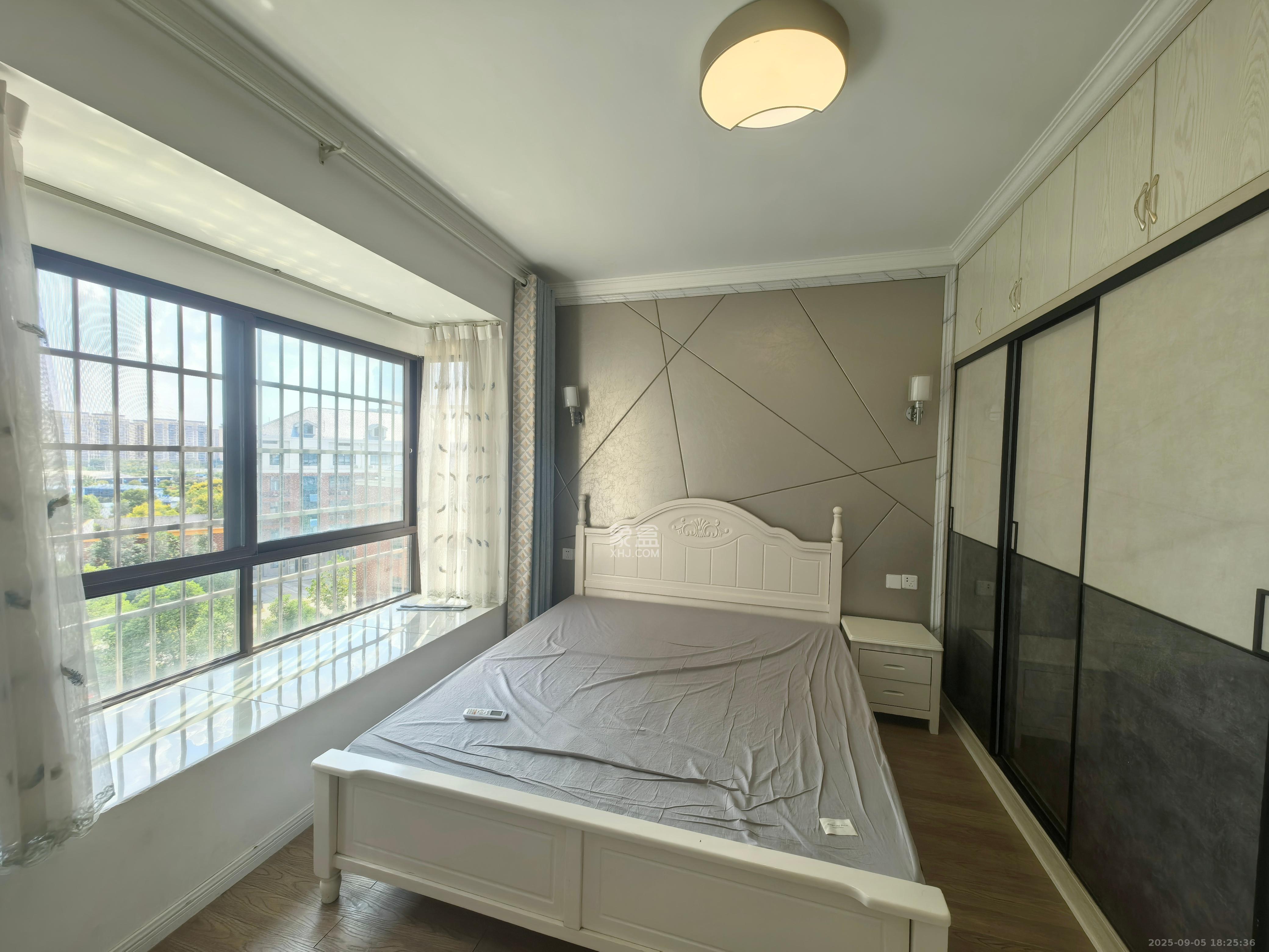 和润园一、二期 3室2厅1卫 2200.0元/月 和润园一、二期 3室2厅1卫 2200.0元/月室内图