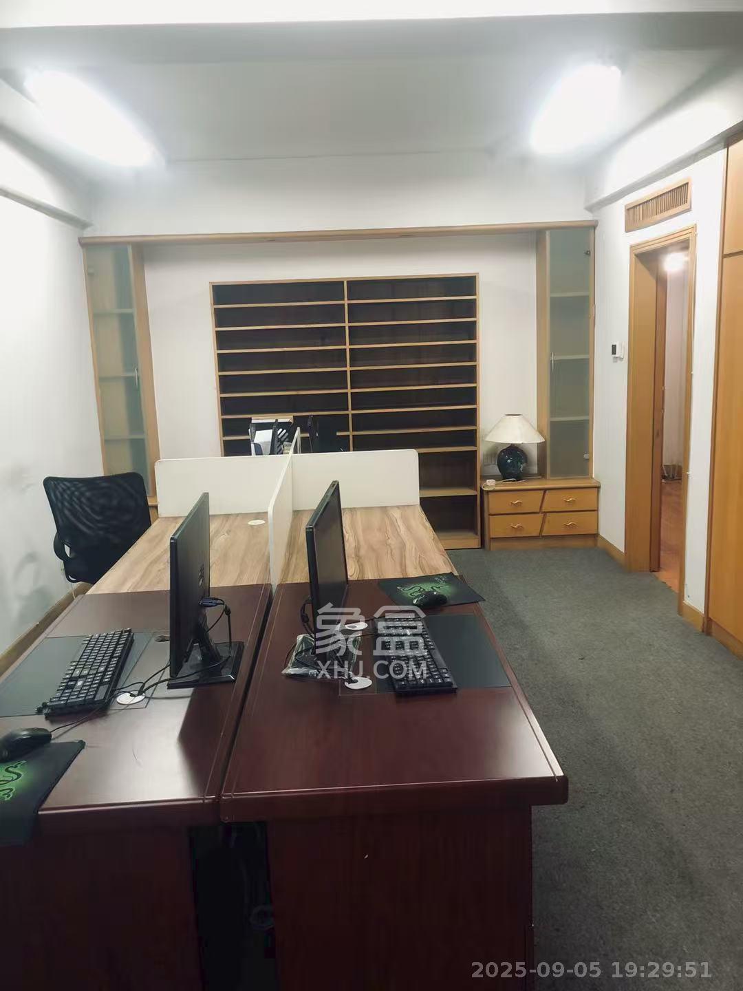 华凌大厦（五华酒店宿舍）  4室2厅2卫    3500.0元/月室内图