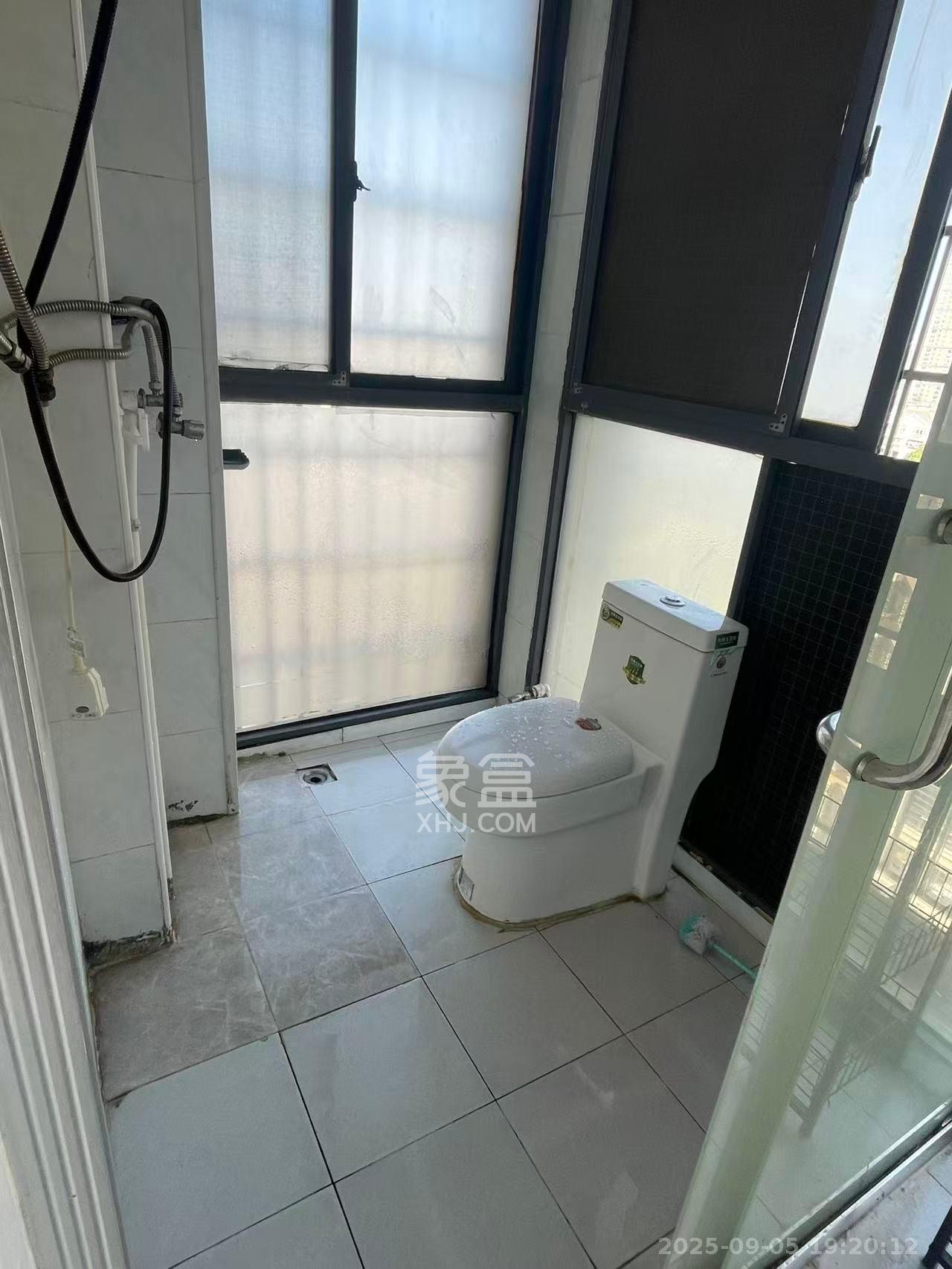 和润园一、二期 1室1厅1卫 1200.0元/月 和润园一、二期 1室1厅1卫 1200.0元/月室内图