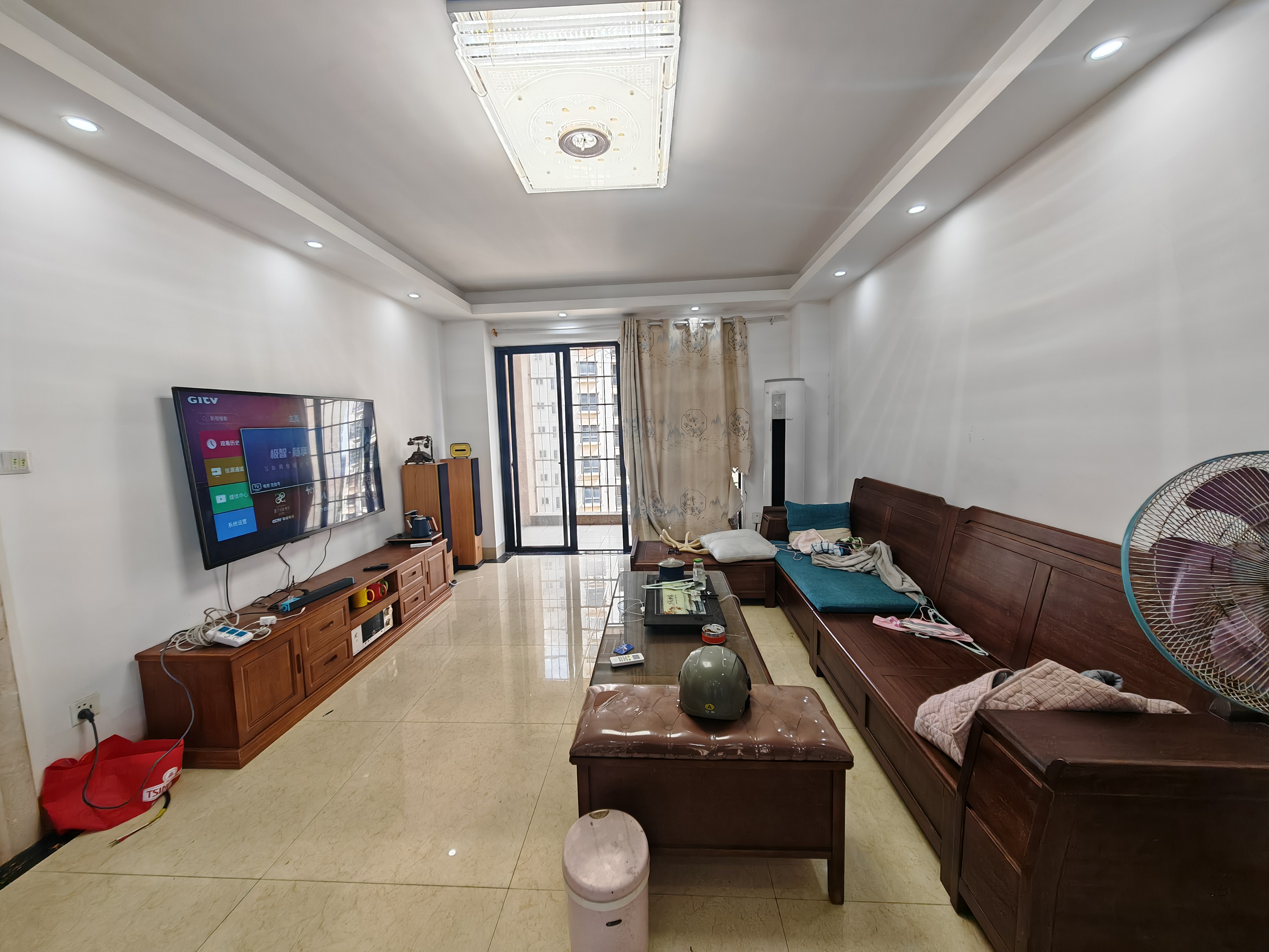 香江豪庭 3室2厅2卫 2500.0元/月 香江豪庭 3室2厅2卫 2500.0元/月室内图