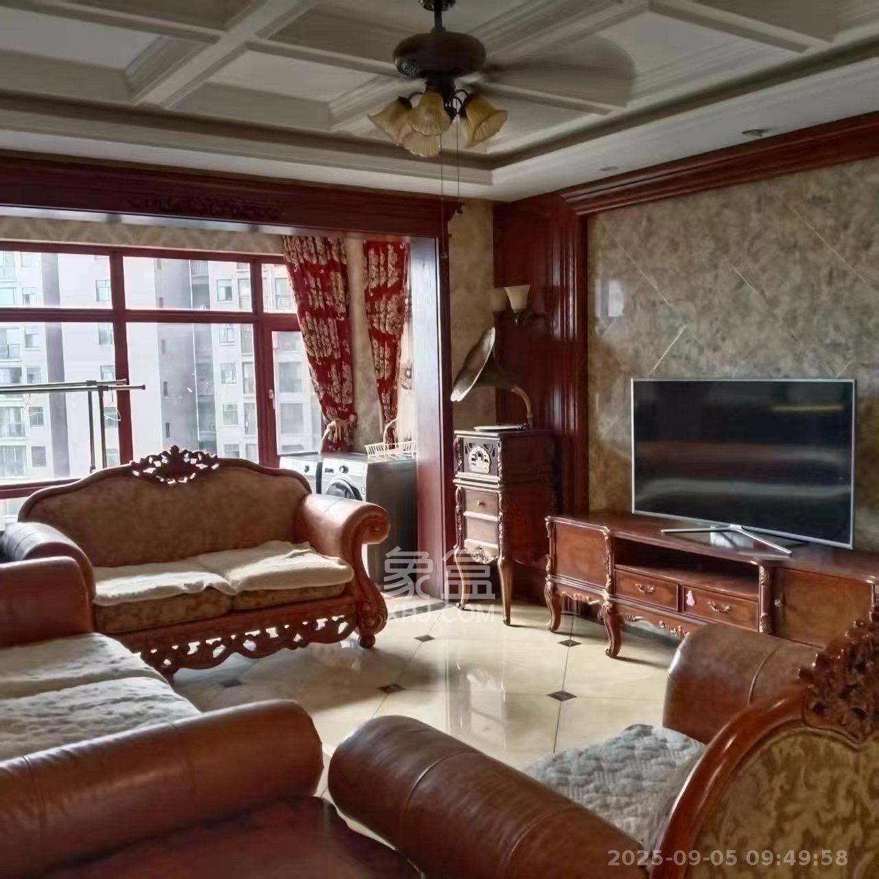 康桥长郡  1室2厅1卫    2500.0元/月 康桥长郡  1室2厅1卫    2500.0元/月