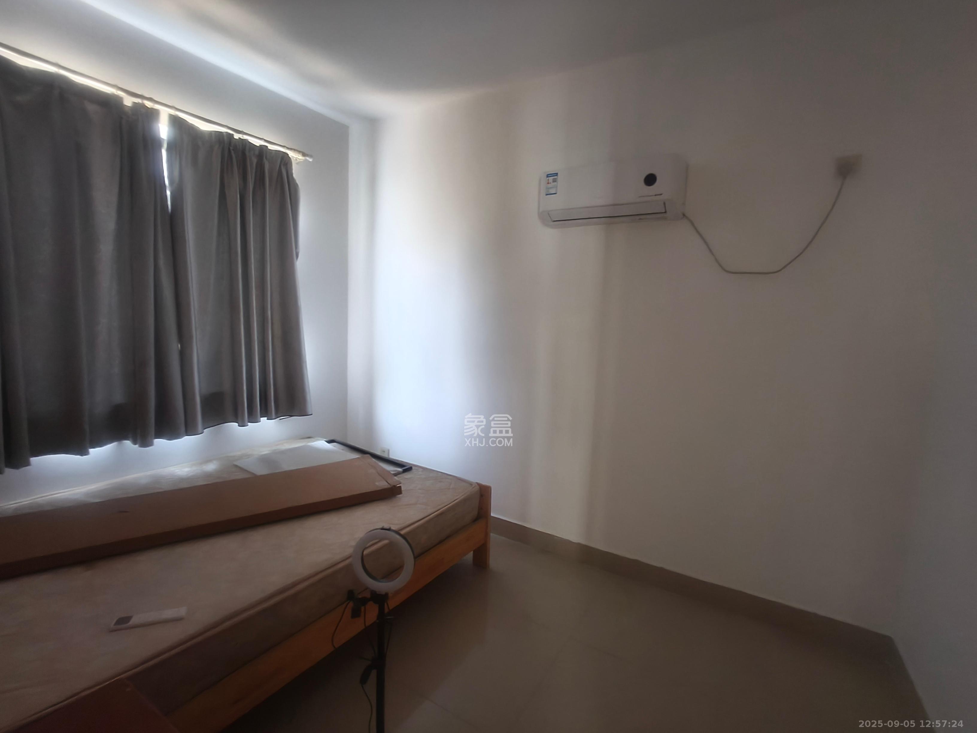 大为时代家园  1室2厅1卫    1500.0元/月 大为时代家园  1室2厅1卫    1500.0元/月室内图