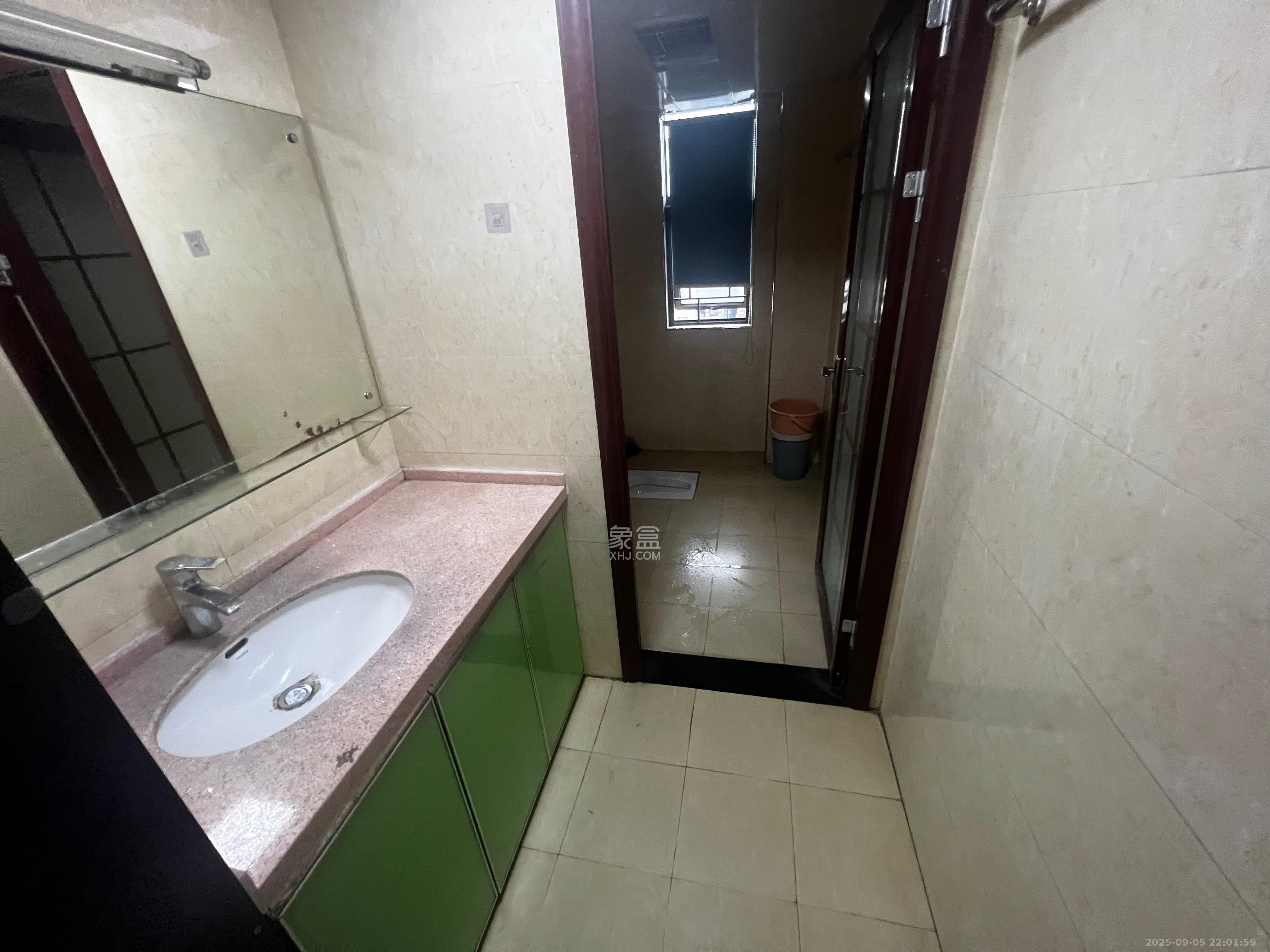 鸿基橄榄君庭  4室2厅2卫    3000.0元/月室内图