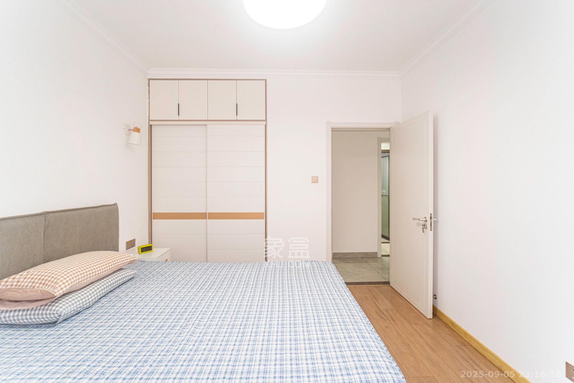 星城春晓  3室2厅1卫    74.8万 星城春晓  3室2厅1卫    74.8万卧室