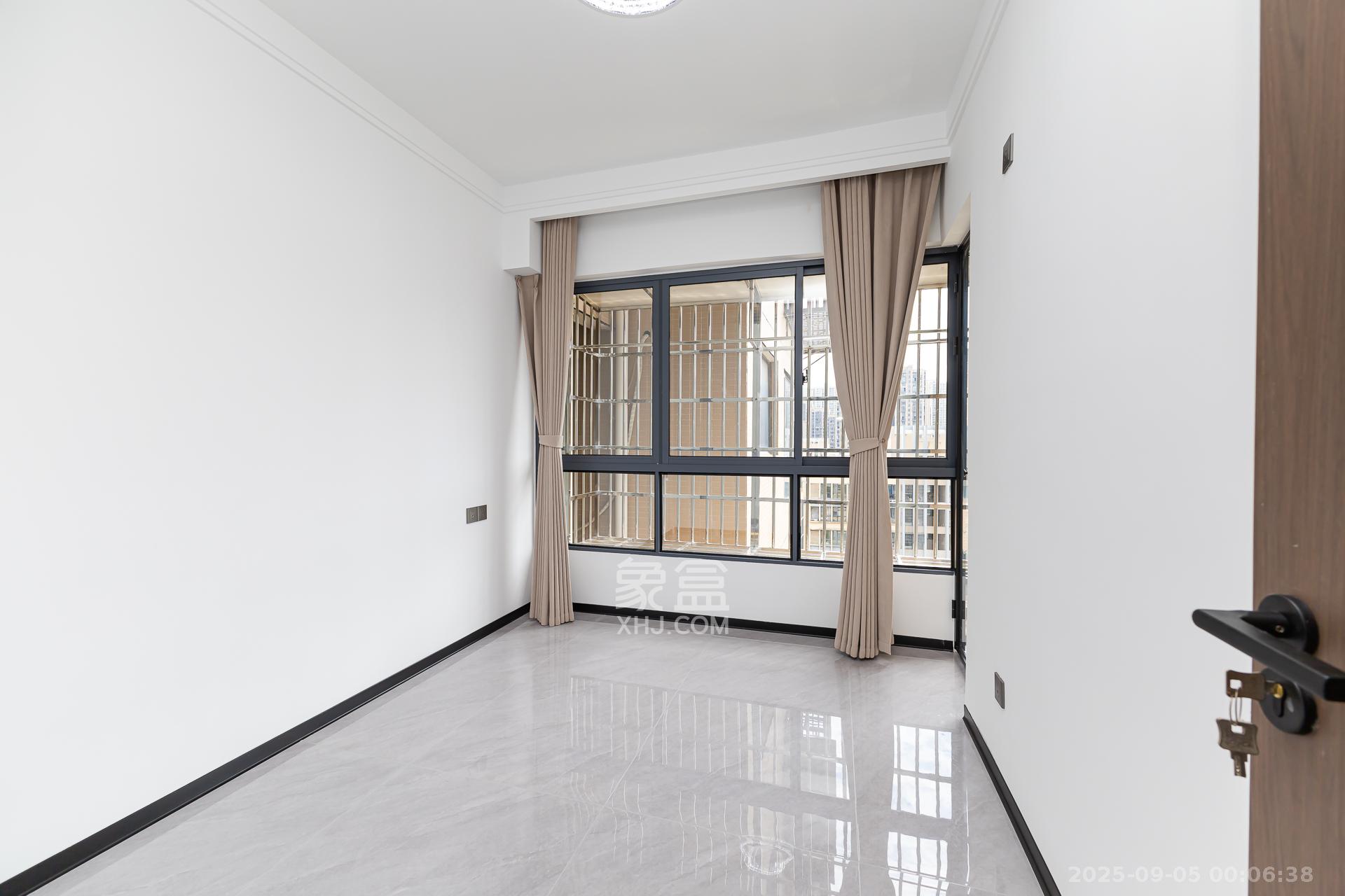 勤诚达新界  4室2厅2卫    117.0万 勤诚达新界  4室2厅2卫    117.0万卧室