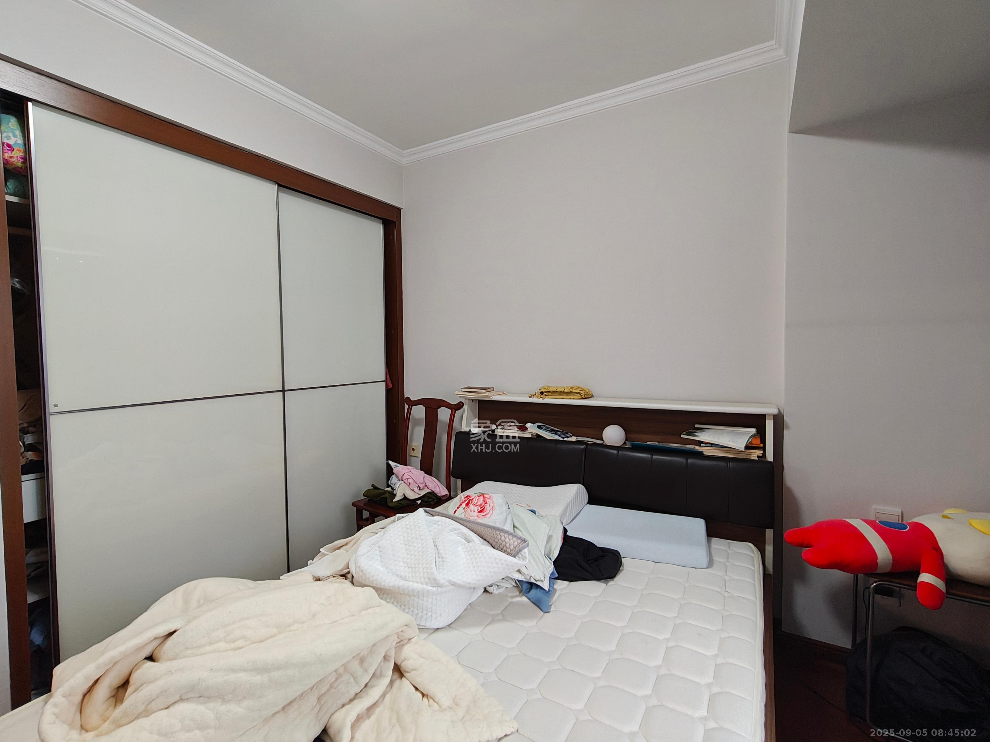 万科金域华府三四期  3室2厅1卫    2800.0元/月室内图