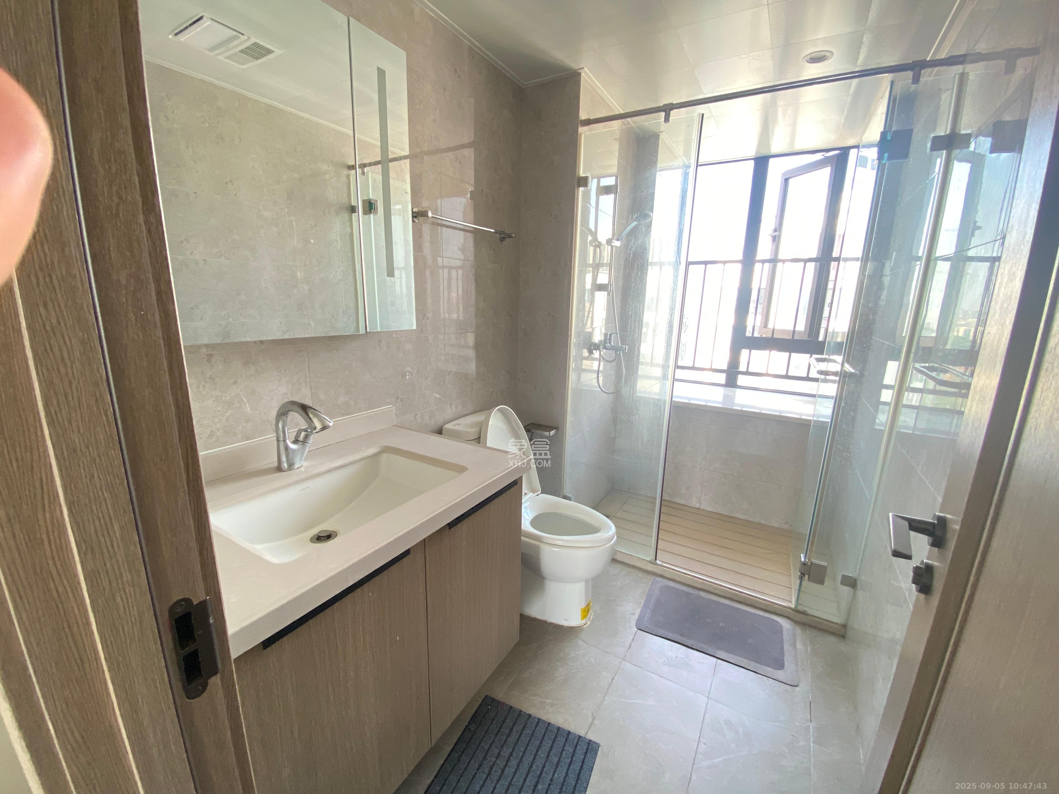 龙湖日盛奕境 3室2厅2卫 2400.0元/月 龙湖日盛奕境 3室2厅2卫 2400.0元/月室内图