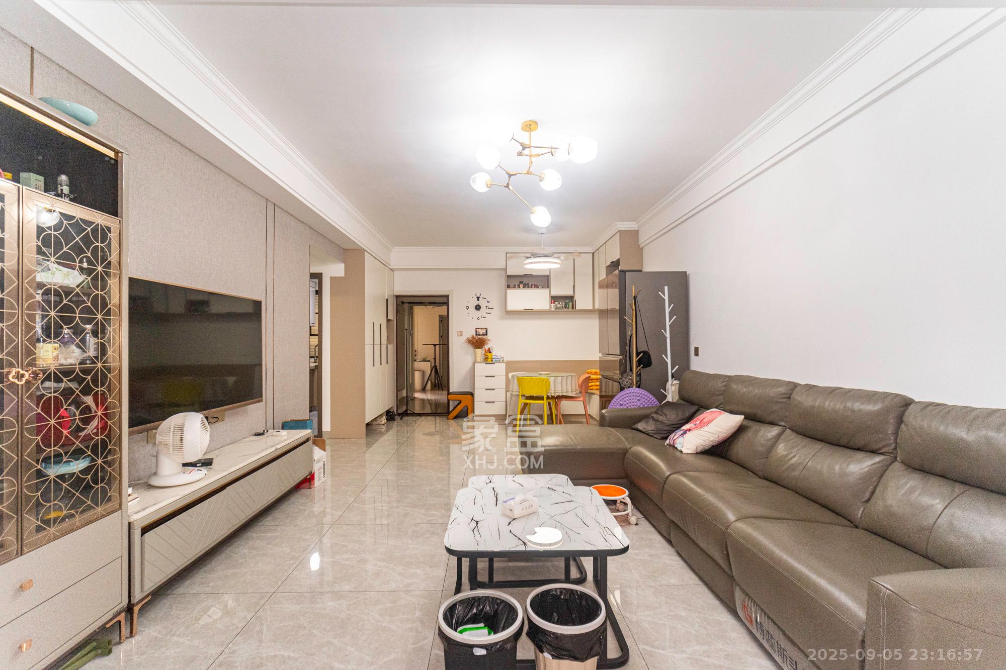 星城春晓  3室2厅1卫    74.8万 星城春晓  3室2厅1卫    74.8万客厅