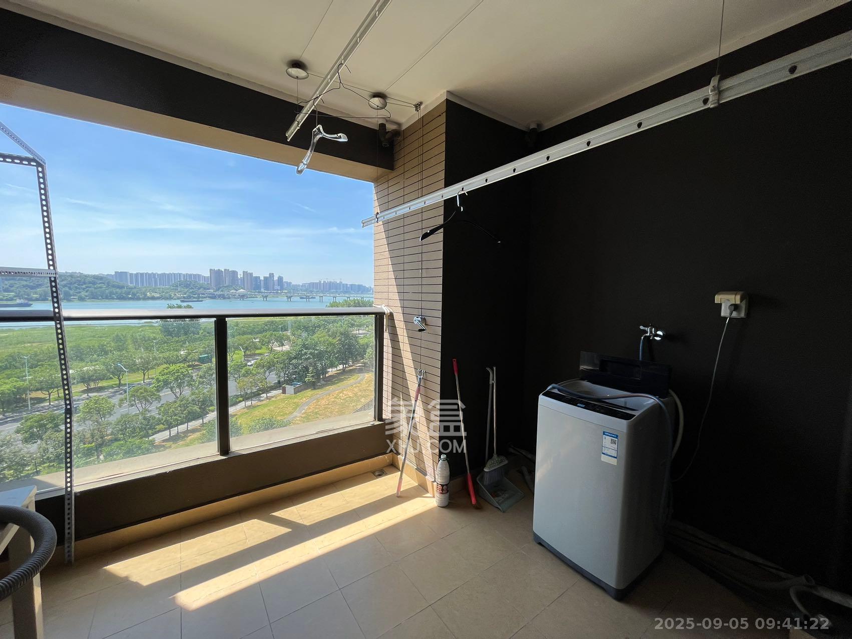 万科金域缇香  3室2厅1卫    3200.0元/月 万科金域缇香  3室2厅1卫    3200.0元/月室内图