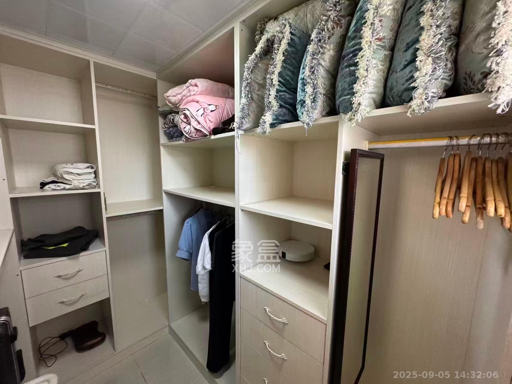 城市花园 3室1厅1卫 3200.0元/月 城市花园 3室1厅1卫 3200.0元/月室内图