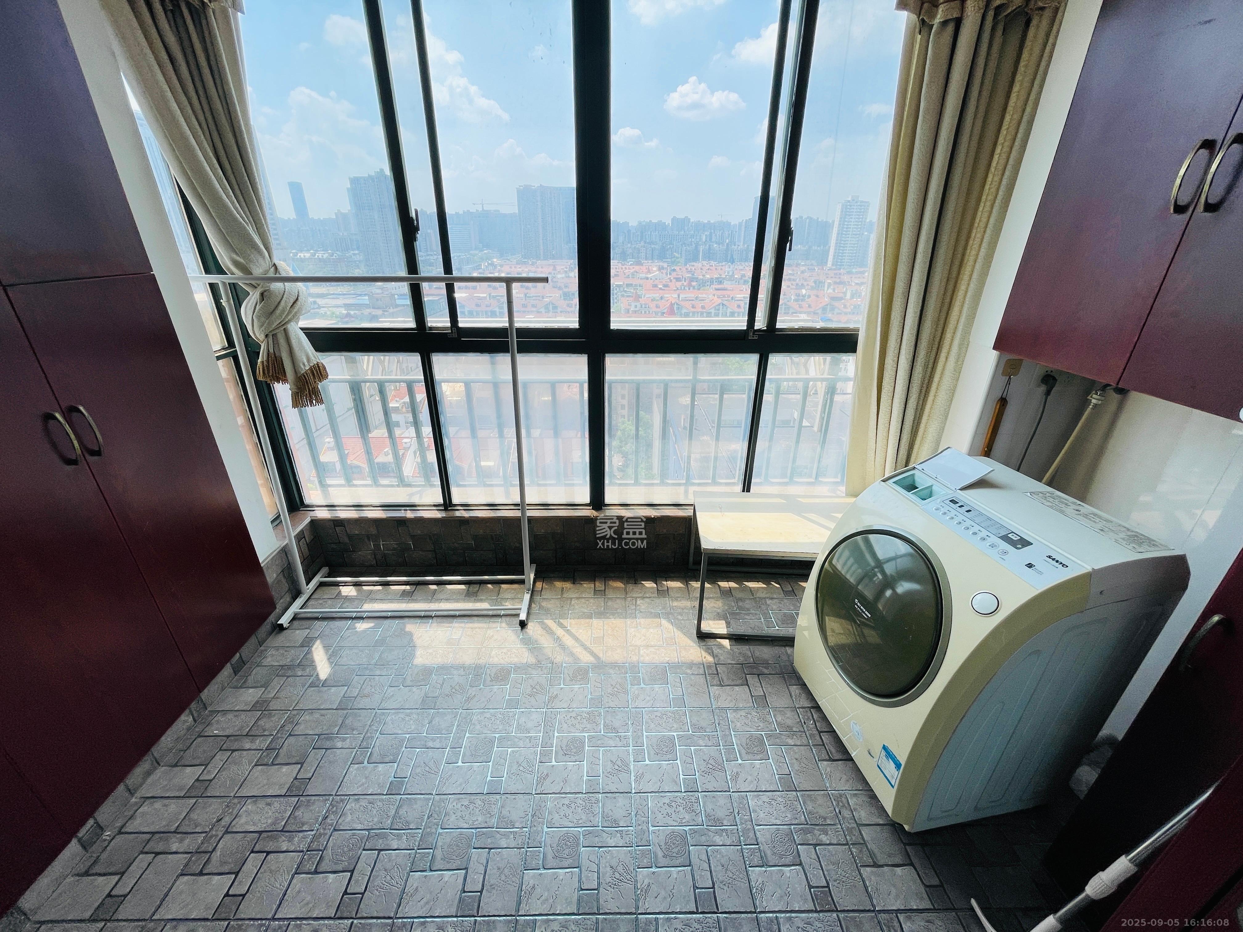 东玺门  2室2厅1卫   2400.00元/月