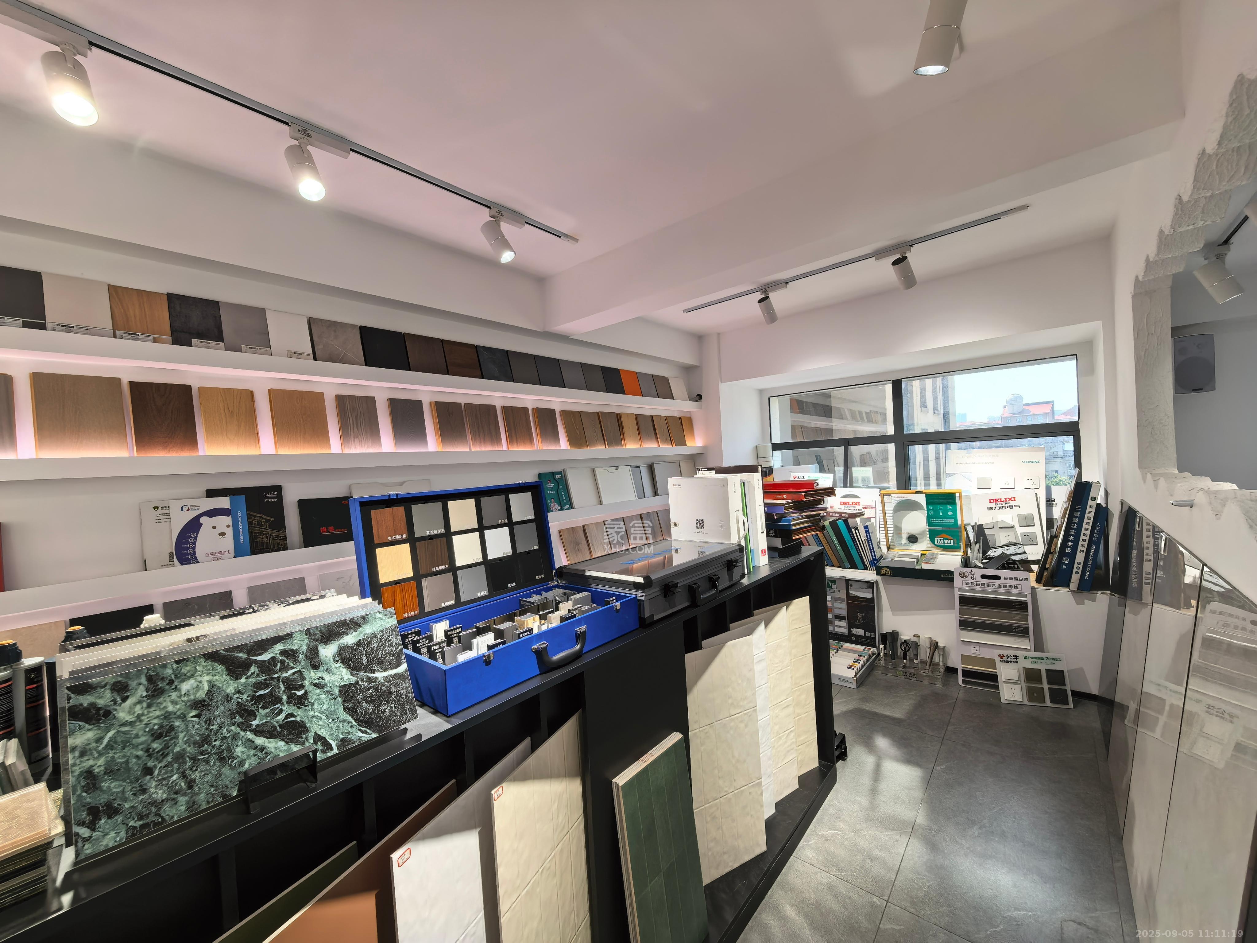 蓝湾国际广场 5室0厅2卫 9000.0元/月 蓝湾国际广场 5室0厅2卫 9000.0元/月室内图