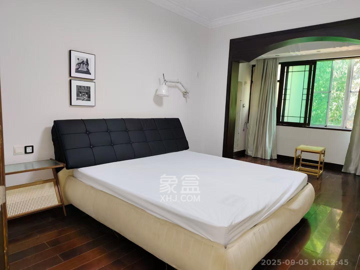 金鹰小区  3室2厅2卫    1600.0元/月室内图