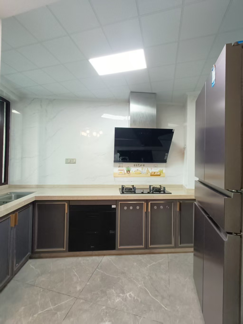 滨海豪庭 3室2厅2卫 5300.0元/月 滨海豪庭 3室2厅2卫 5300.0元/月室内图