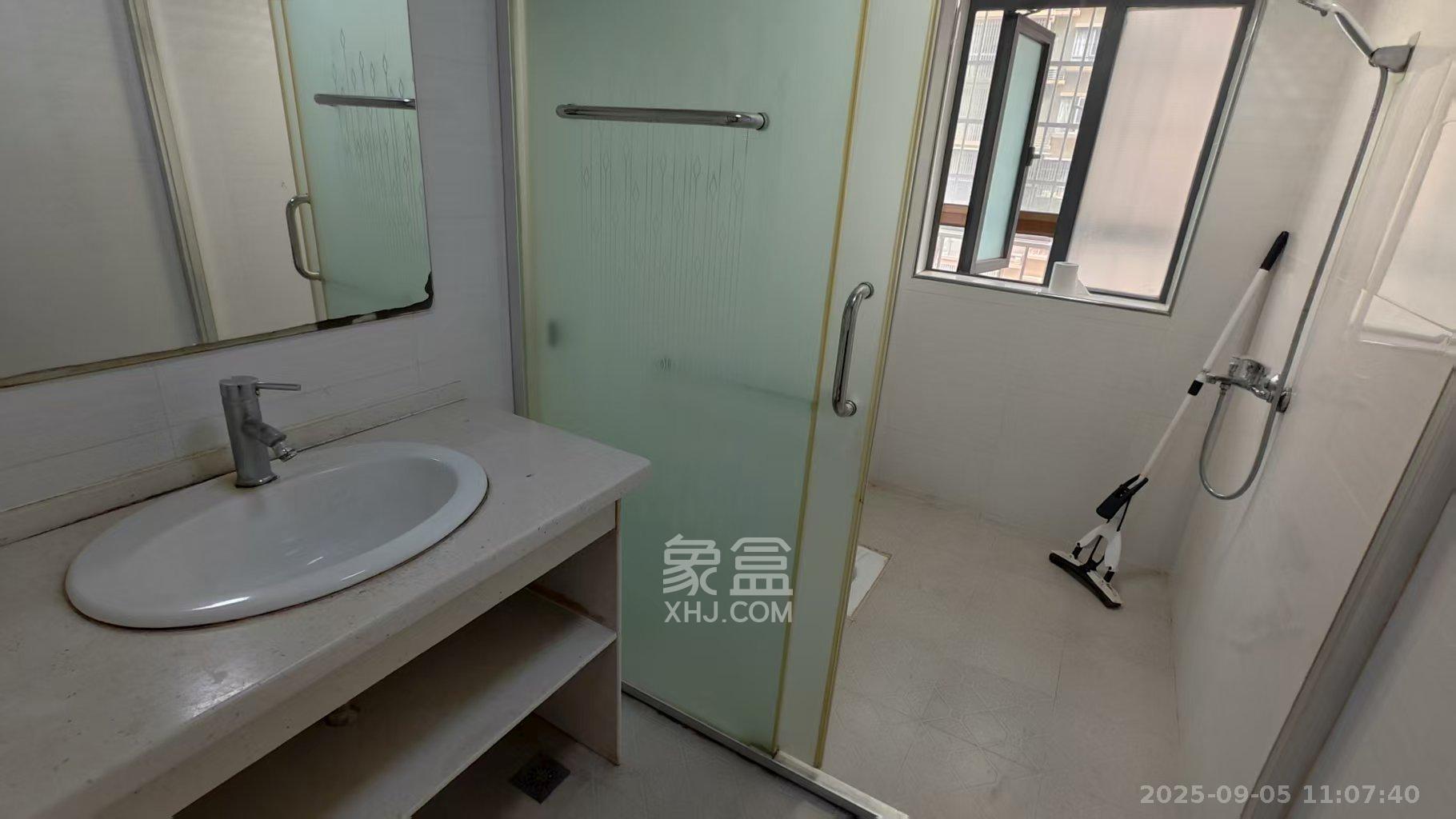 茶山馨苑  3室2厅2卫   3400.00元/月室内图