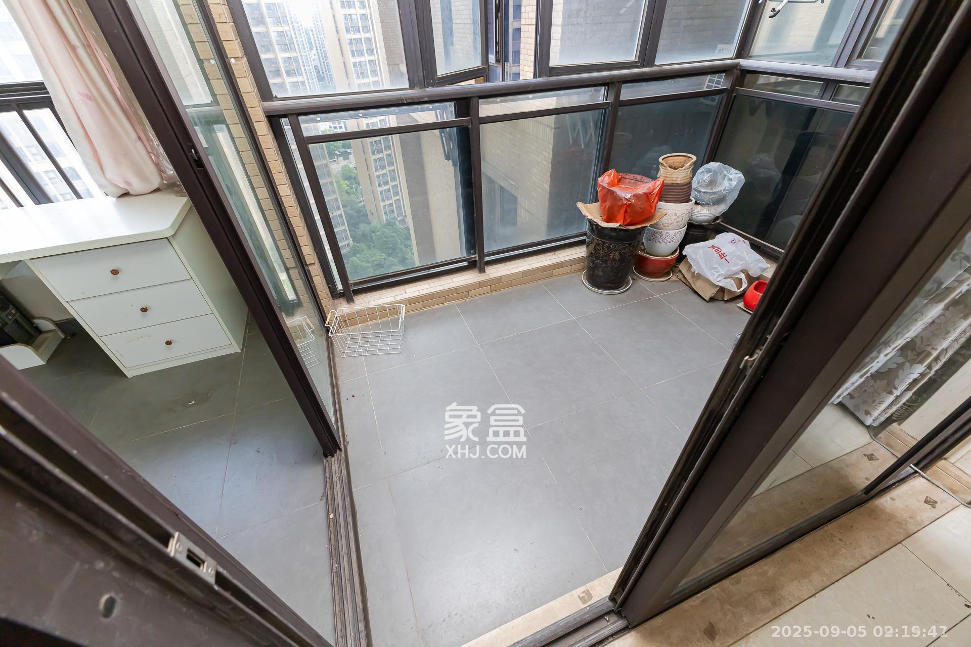 时代倾城一期  3室2厅2卫    2200.0元/月室内图