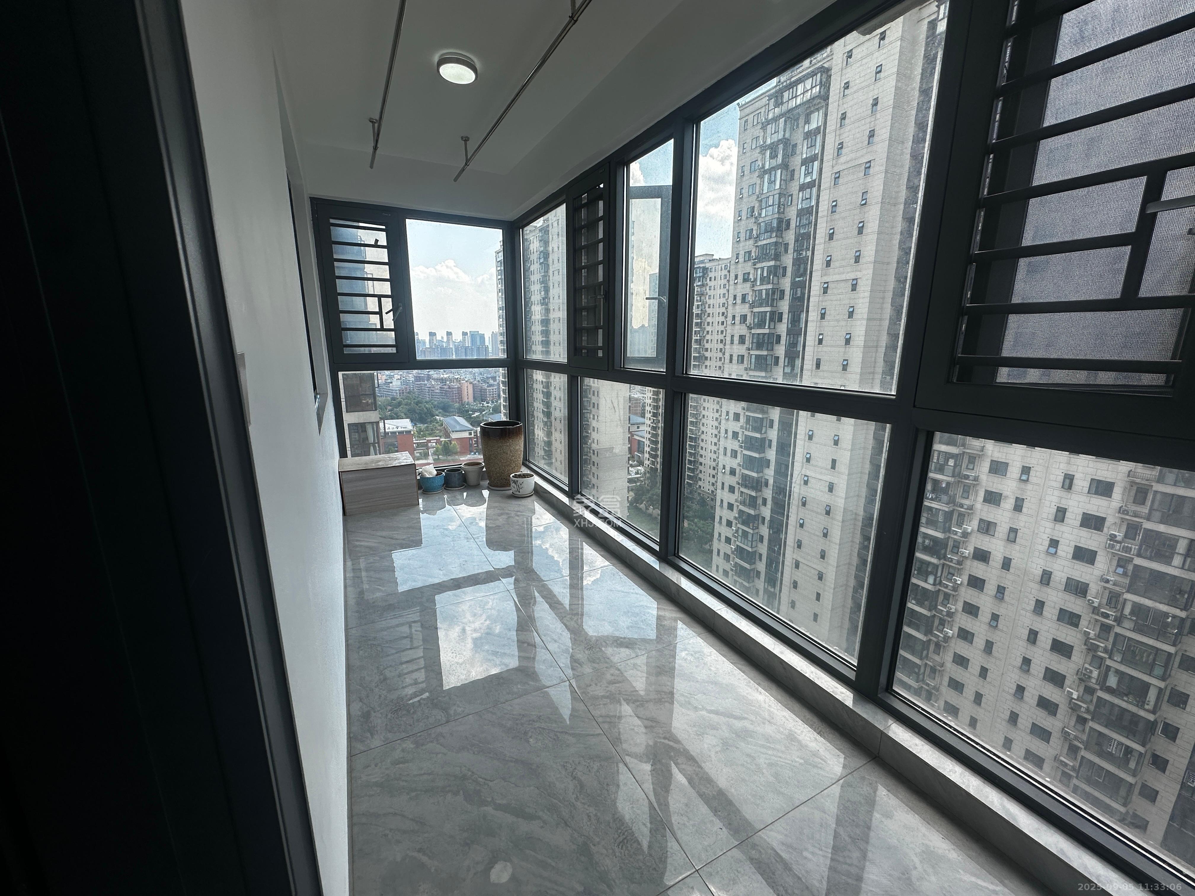 新华联梦想城  3室2厅1卫    1800.0元/月室内图