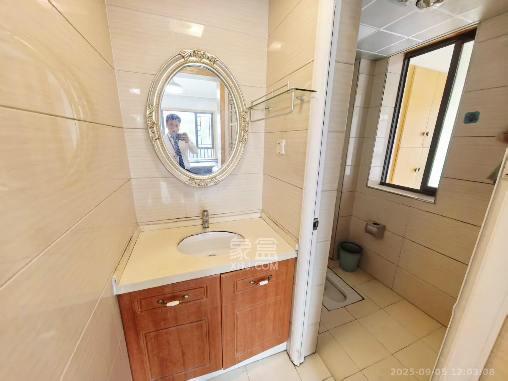 中城丽景香山园  3室2厅1卫    3200.0元/月 中城丽景香山园  3室2厅1卫    3200.0元/月室内图