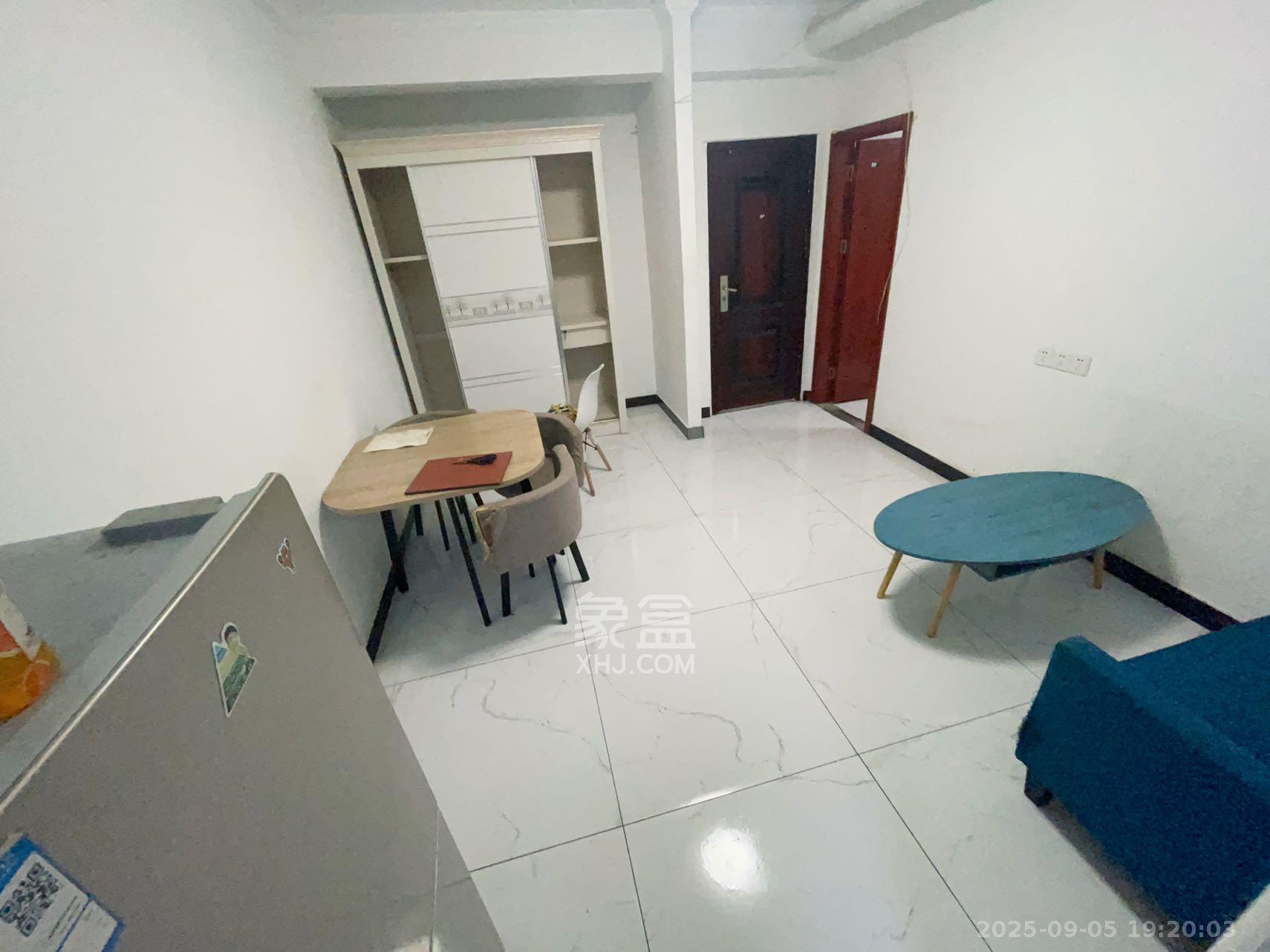 和润园一、二期 1室1厅1卫 1200.0元/月 和润园一、二期 1室1厅1卫 1200.0元/月室内图