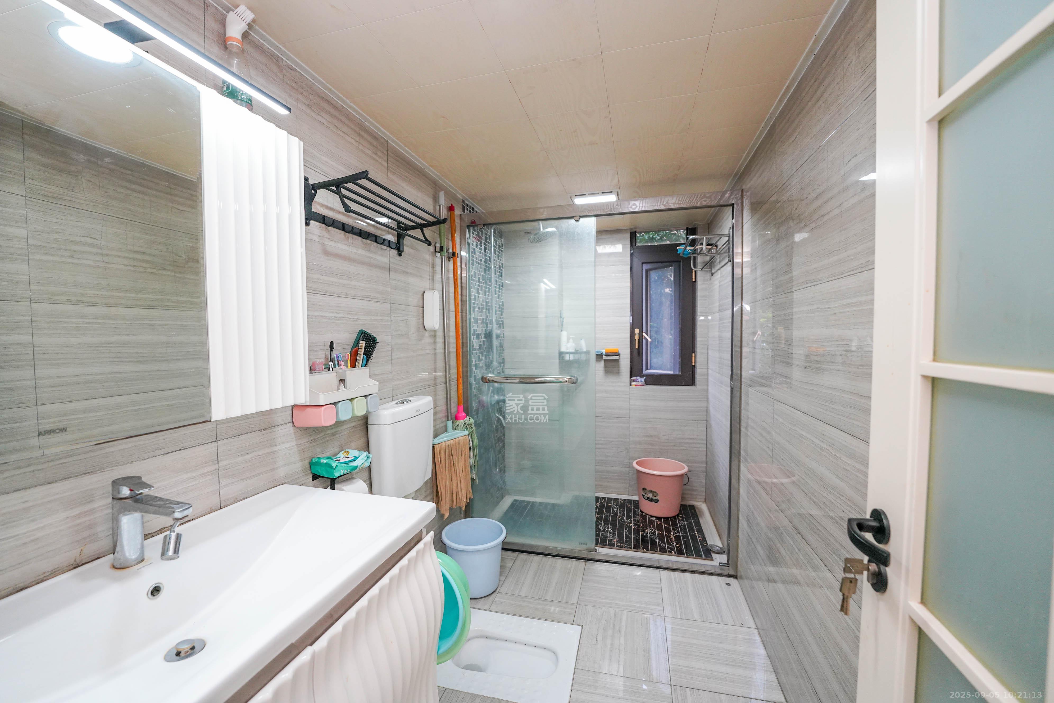 嘉华城(一期)  5室2厅2卫    220.0万 嘉华城(一期)  5室2厅2卫    220.0万卫生间