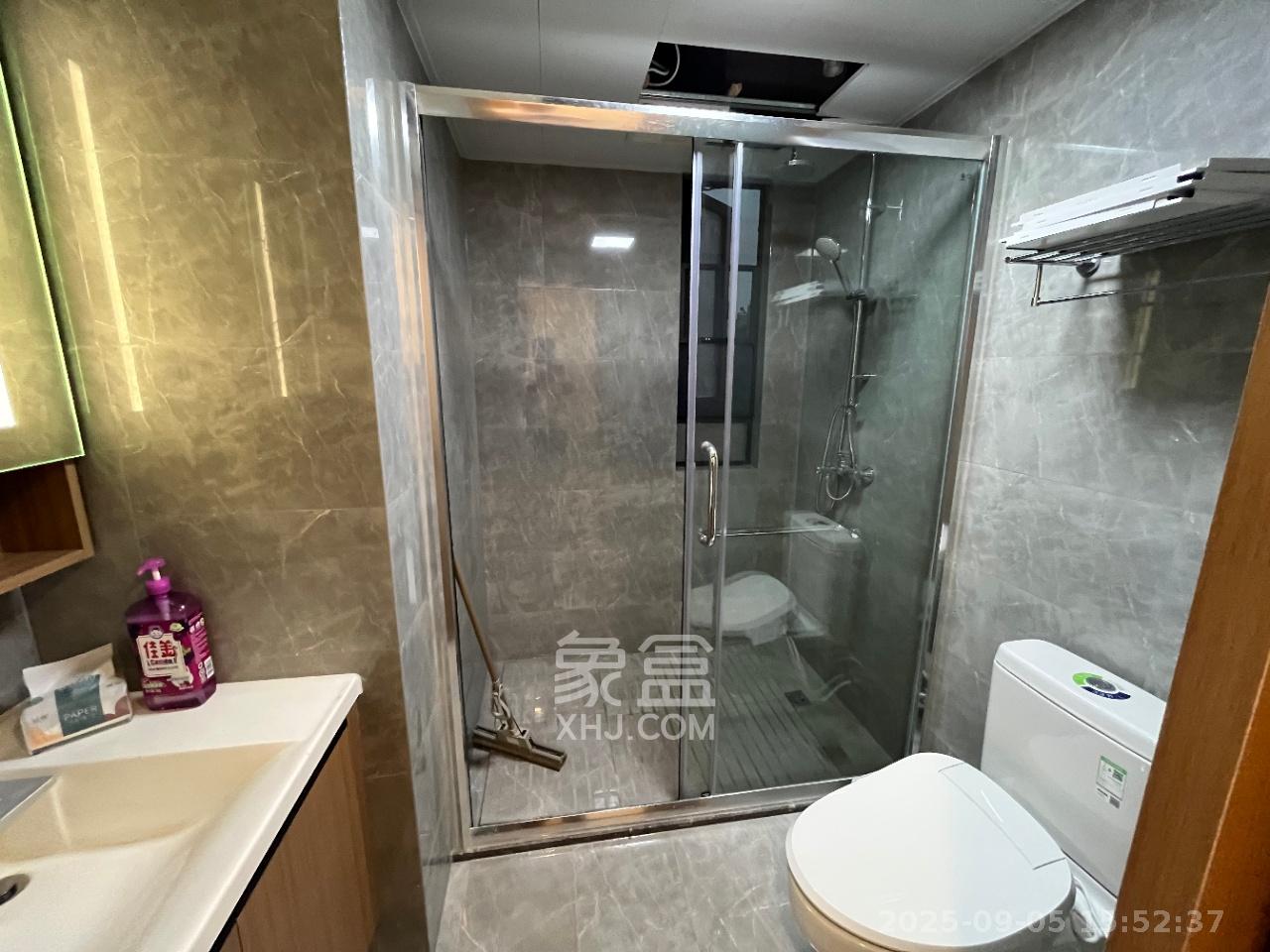 卓越江岸 4室2厅2卫 5000.0元/月 卓越江岸 4室2厅2卫 5000.0元/月室内图