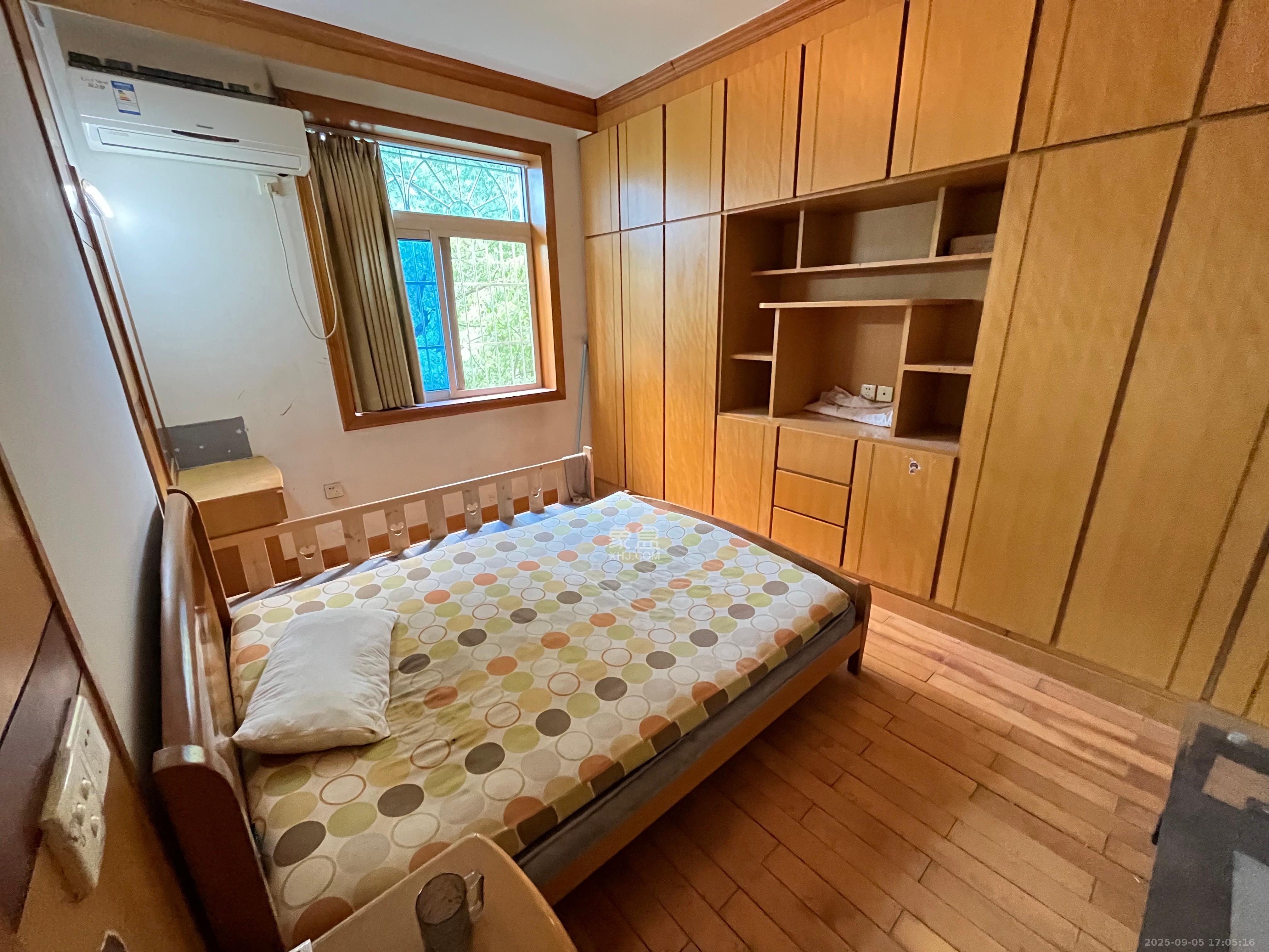 长岭包装宿舍  2室1厅1卫    1400.0元/月 长岭包装宿舍  2室1厅1卫    1400.0元/月室内图