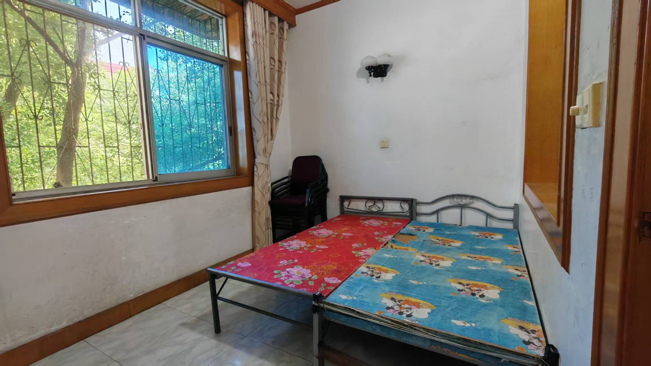 梓山苑小区 3室2厅2卫 800.0元/月 梓山苑小区 3室2厅2卫 800.0元/月室内图