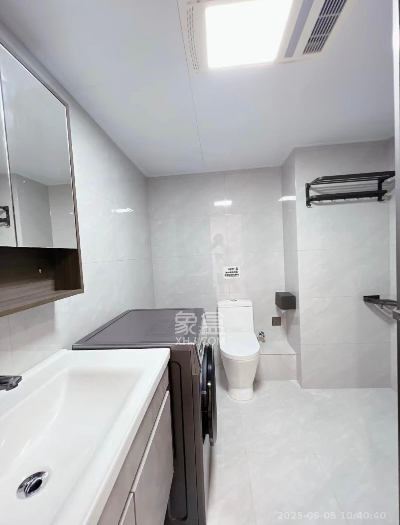 富兴时代御城  2室1厅1卫    3200.0元/月室内图