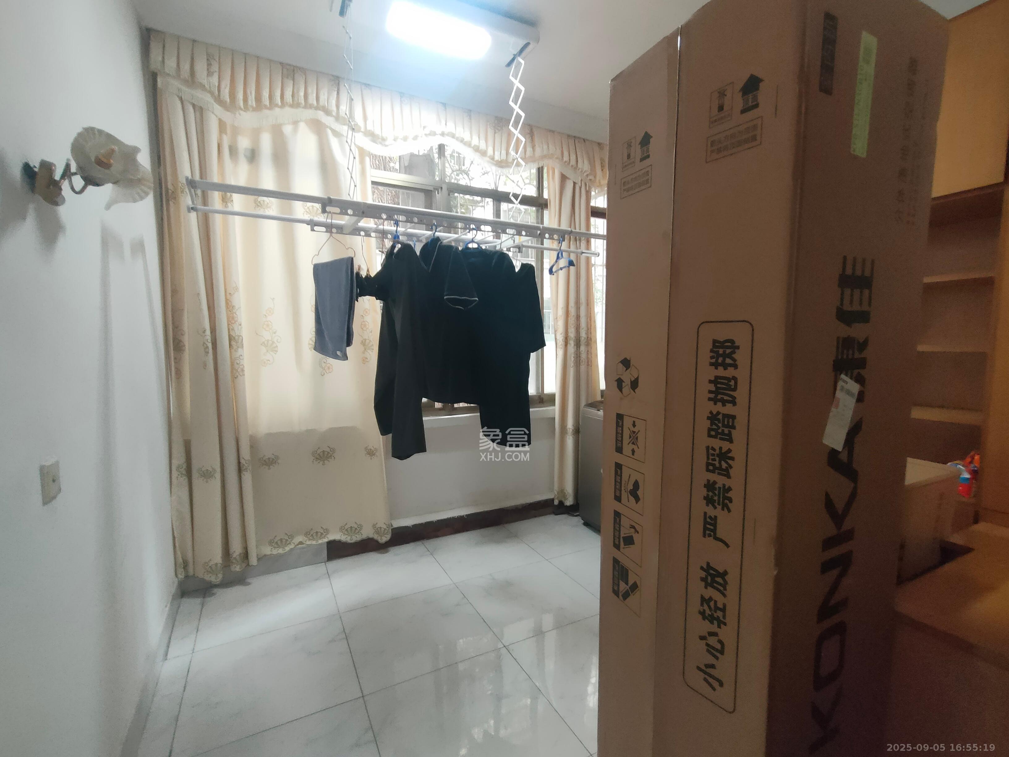 湘农桥社区 3室1厅1卫 2200.0元/月 湘农桥社区 3室1厅1卫 2200.0元/月室内图