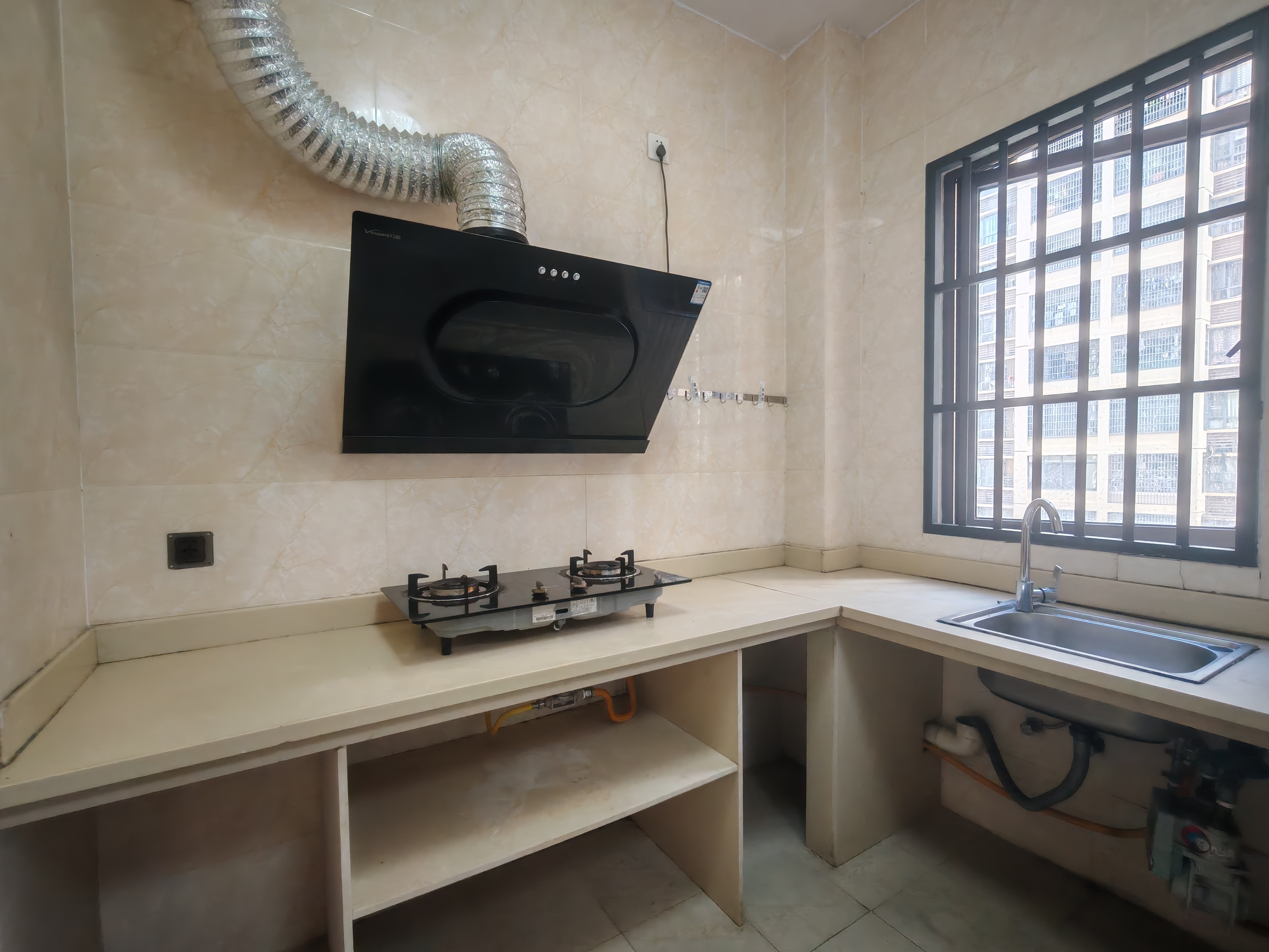 美舍嘉苑一期  4室2厅2卫    2800.0元/月室内图