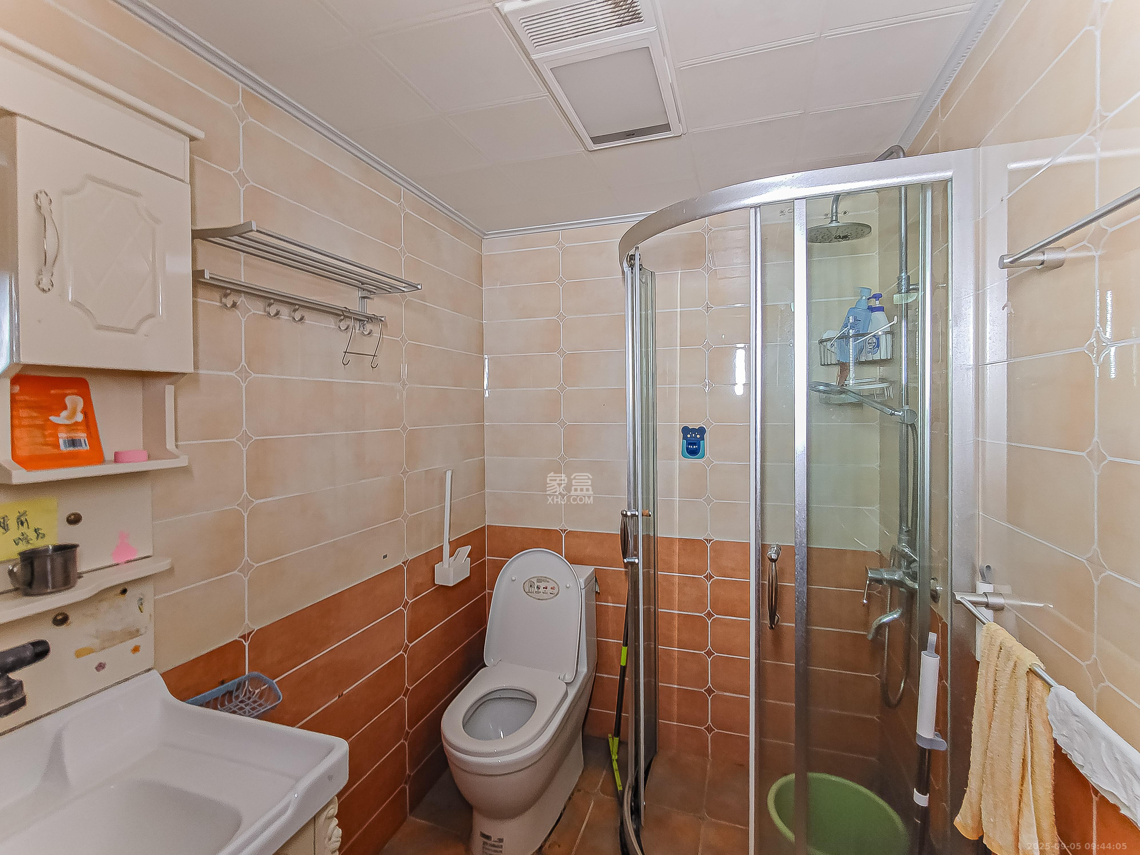 香格里嘉园  5室2厅2卫    129.0万卫生间