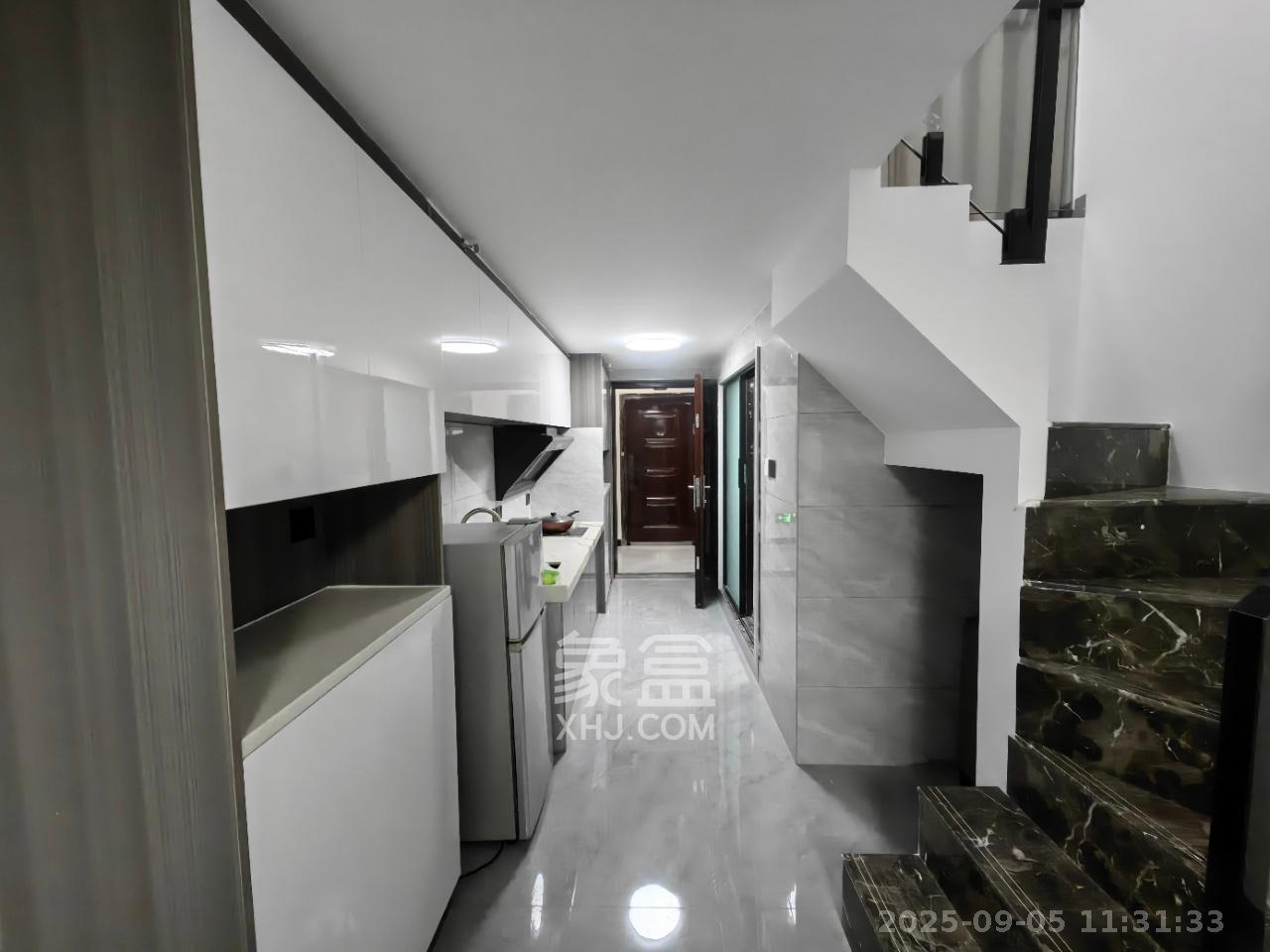 新长海D1站 1室1厅1卫 1300.0元/月 新长海D1站 1室1厅1卫 1300.0元/月室内图