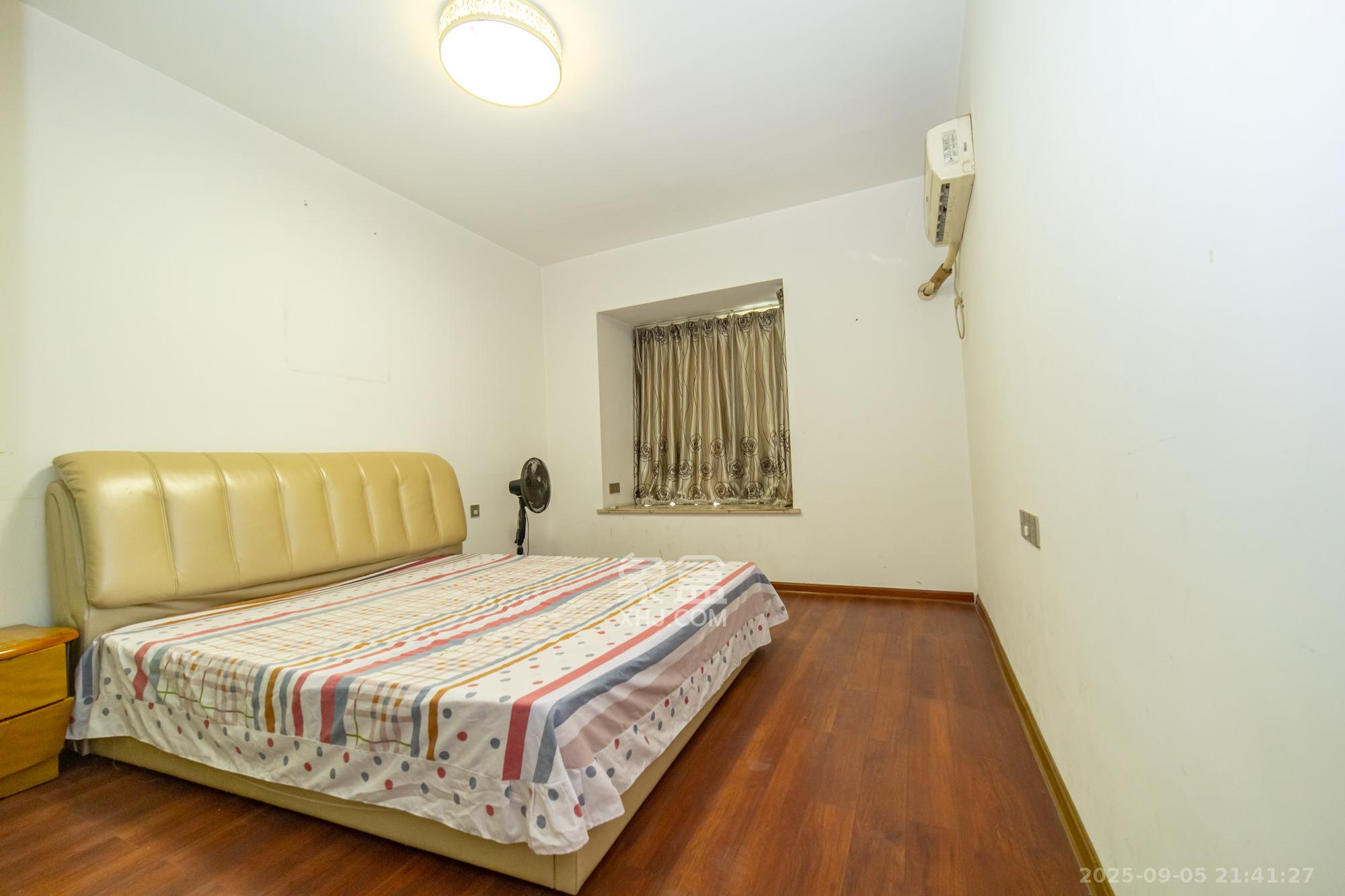 楚天馨苑  2室2厅1卫    55.0万卧室