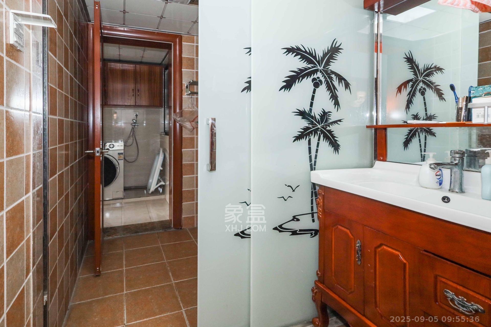 和泓梅溪四季  3室2厅2卫    2900.0元/月室内图