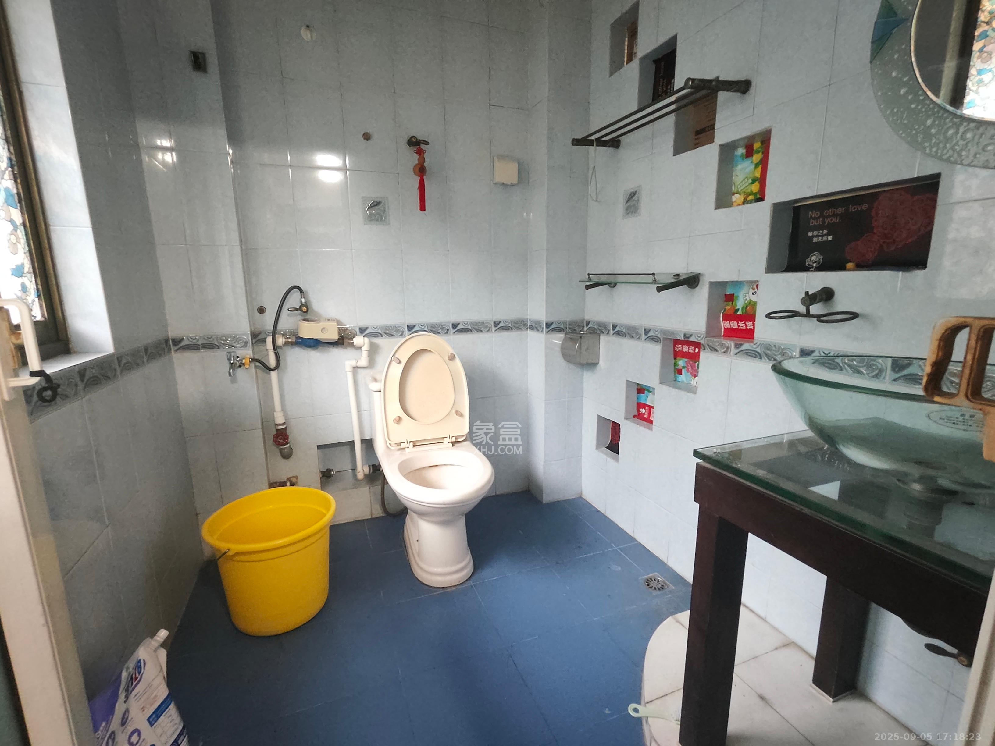 广铁六公司宿舍 3室1厅2卫 2500.0元/月 广铁六公司宿舍 3室1厅2卫 2500.0元/月室内图