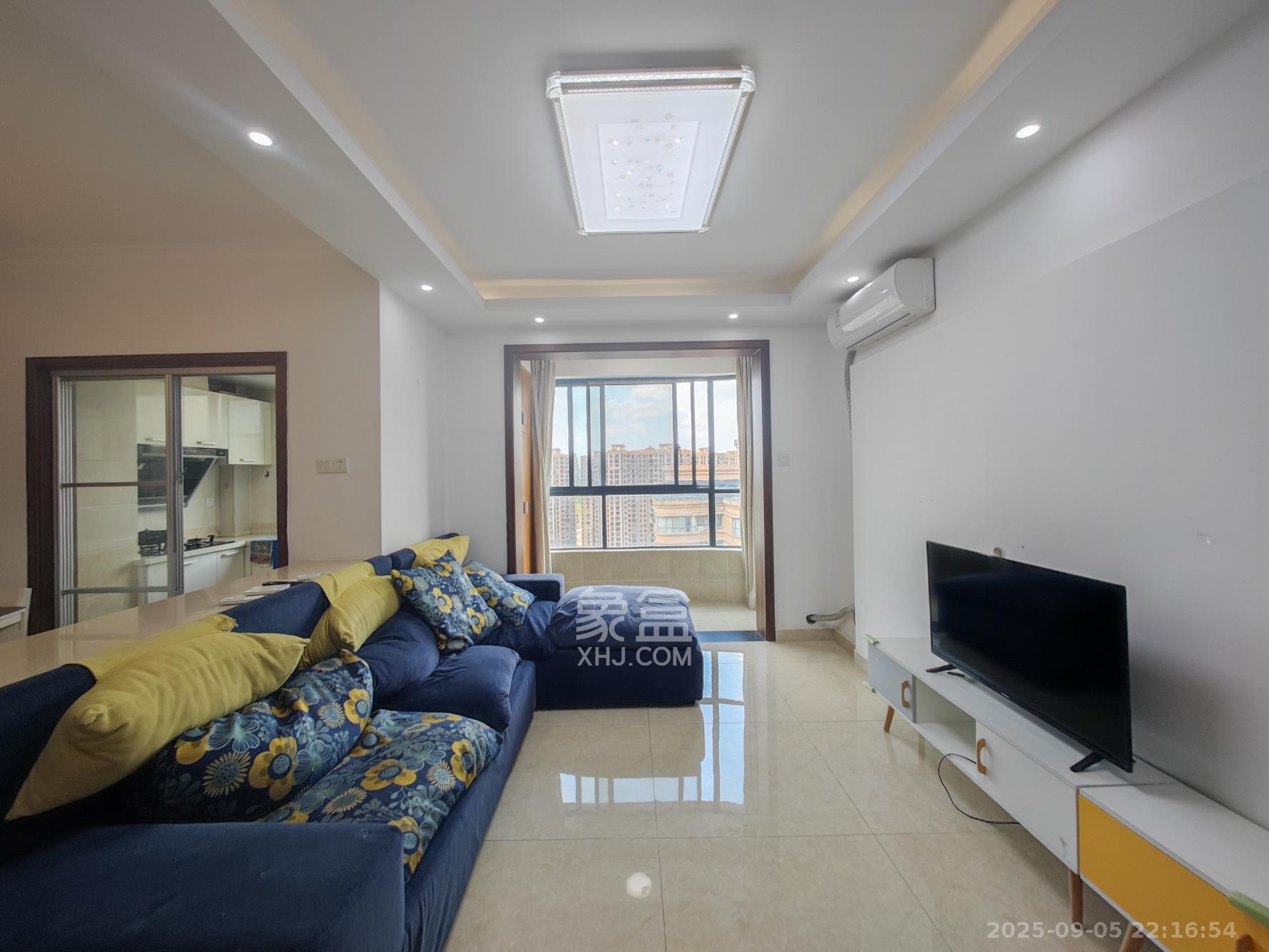 五矿万境水岸一期(万境水岸嘉苑) 3室2厅1卫 95.0万 五矿万境水岸一期(万境水岸嘉苑) 3室2厅1卫 95.0万客厅