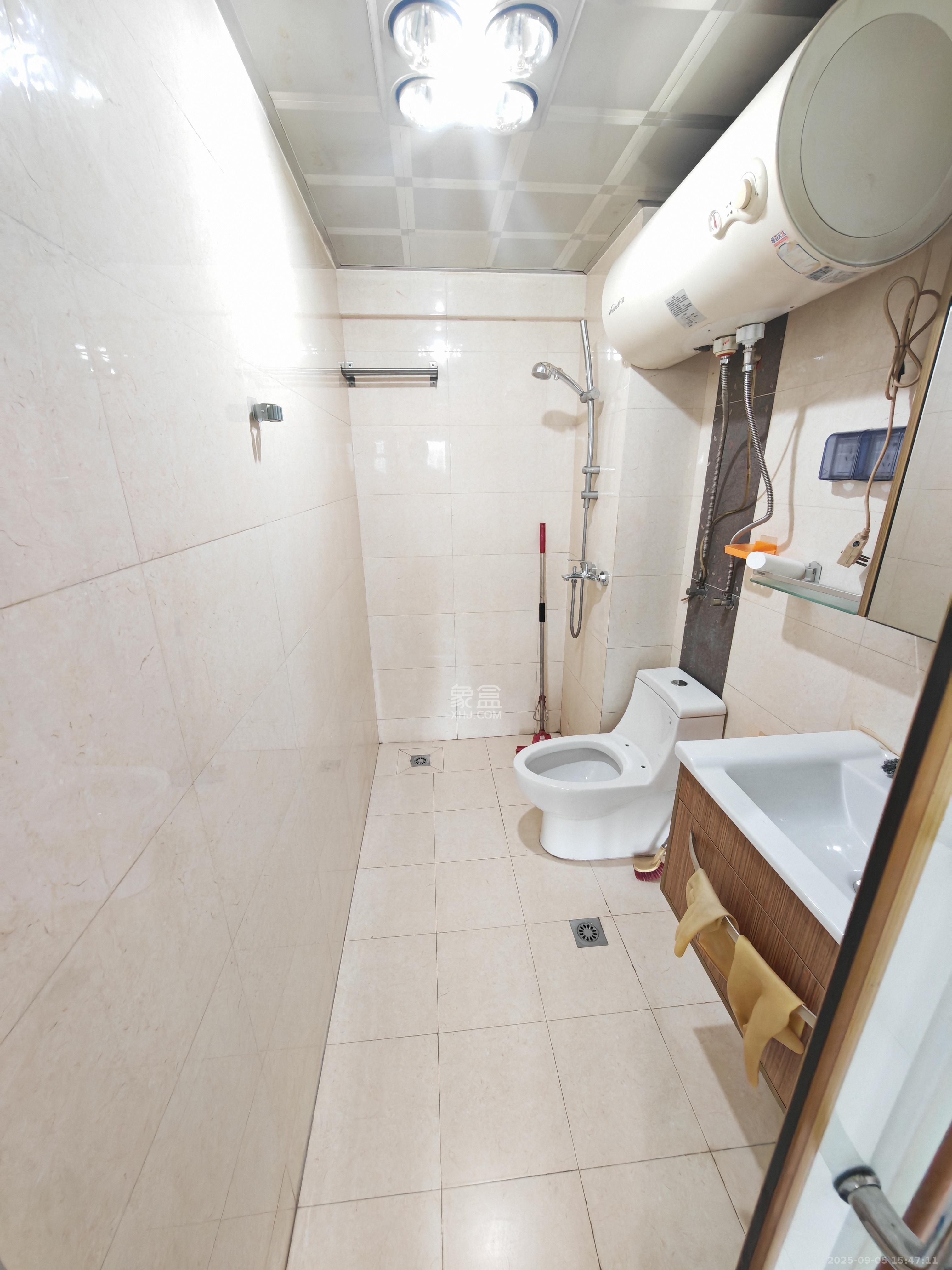 中信文化广场(中信新城二期)  1室1厅1卫    1100.0元/月 中信文化广场(中信新城二期)  1室1厅1卫    1100.0元/月室内图