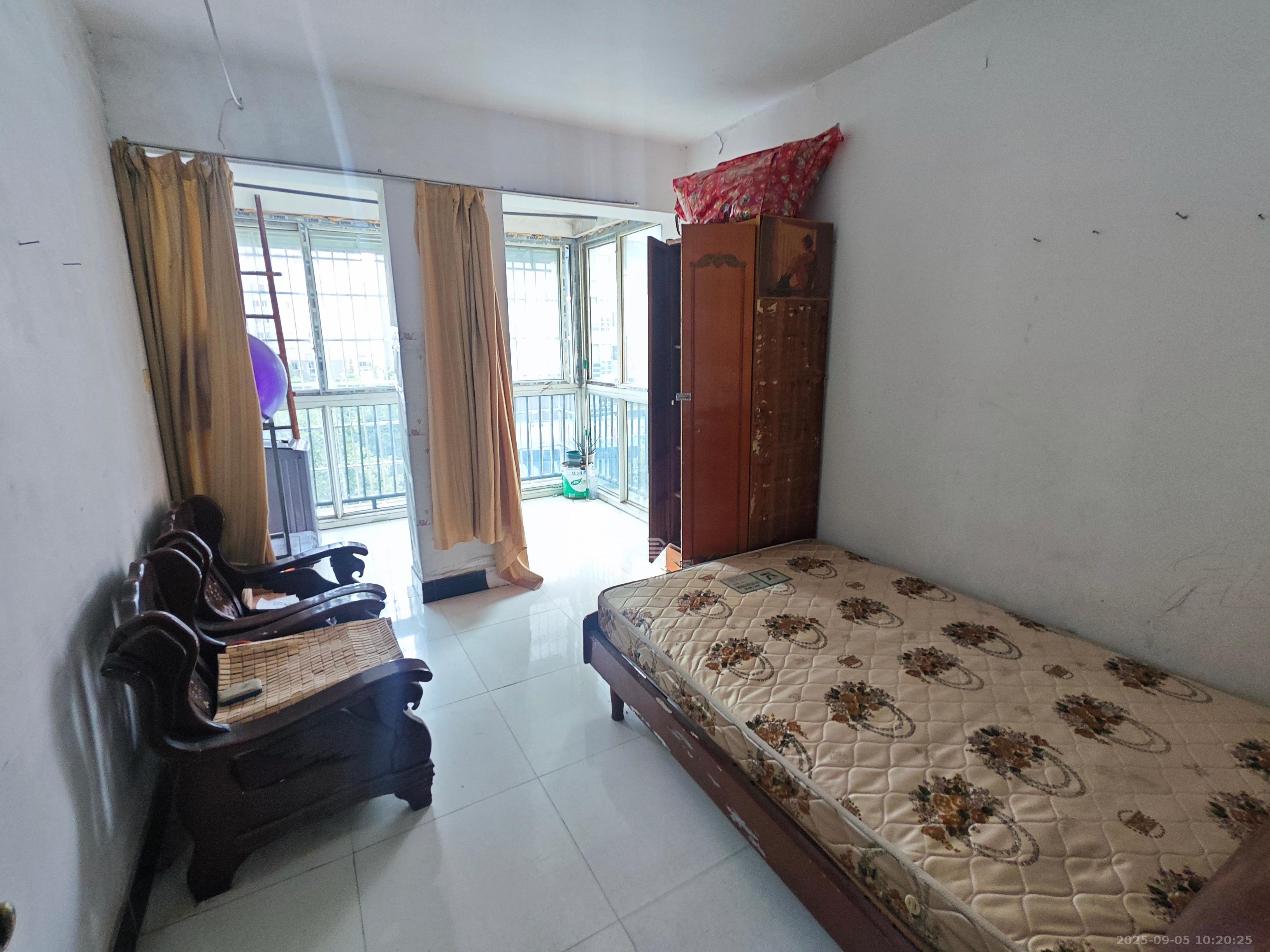 旺盛佳园  2室1厅1卫    1300.0元/月室内图