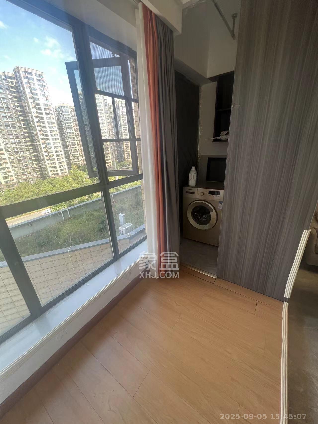 中南国际眼镜城(中伟商业中心)  1室1厅1卫    1500.0元/月 中南国际眼镜城(中伟商业中心)  1室1厅1卫    1500.0元/月室内图