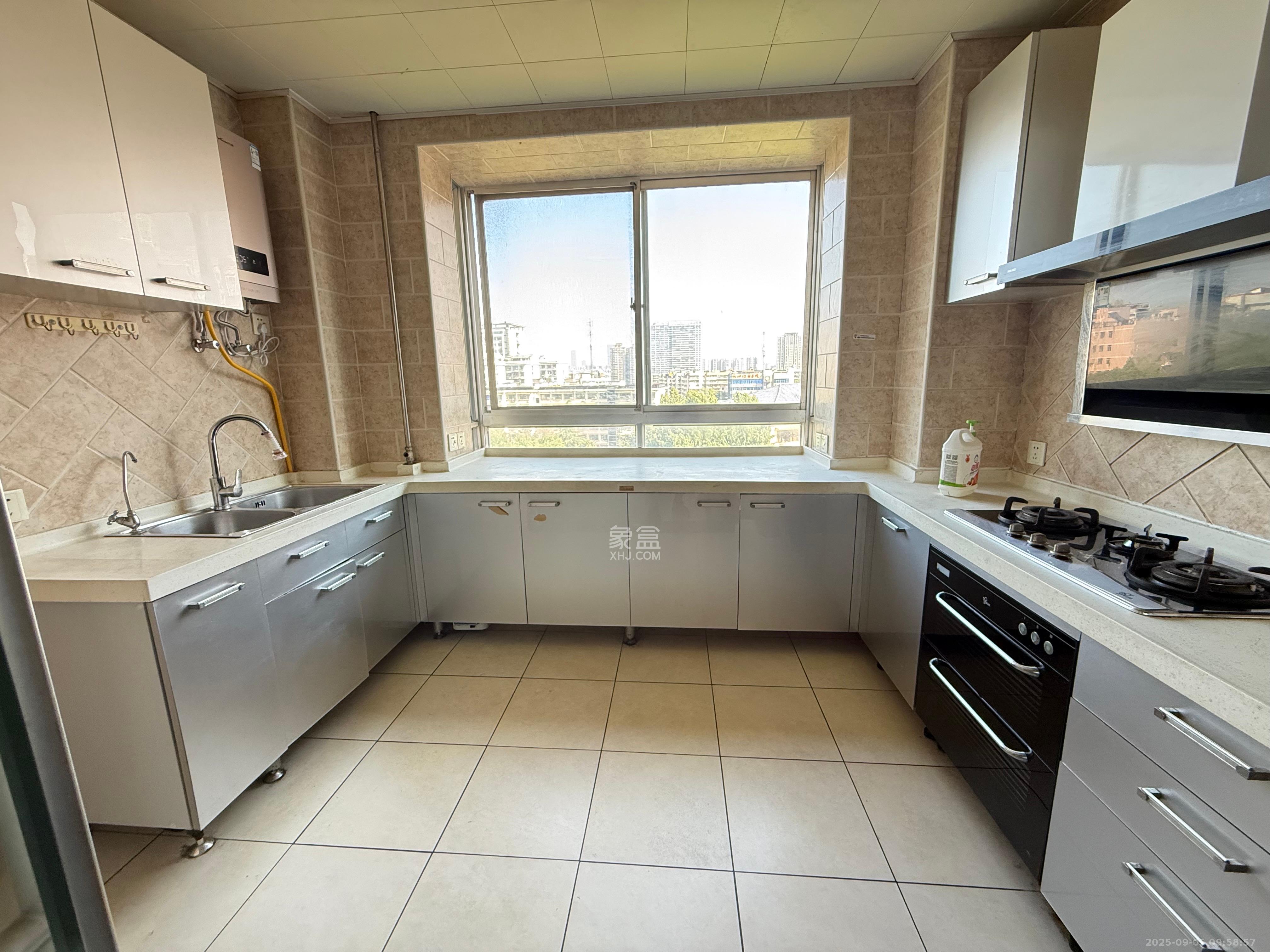 湘林家园（湘林小区电梯房）  4室2厅1卫    3500.0元/月室内图