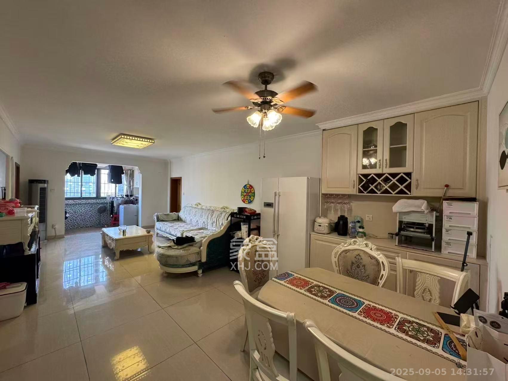 城市花园 3室1厅1卫 3200.0元/月 城市花园 3室1厅1卫 3200.0元/月室内图